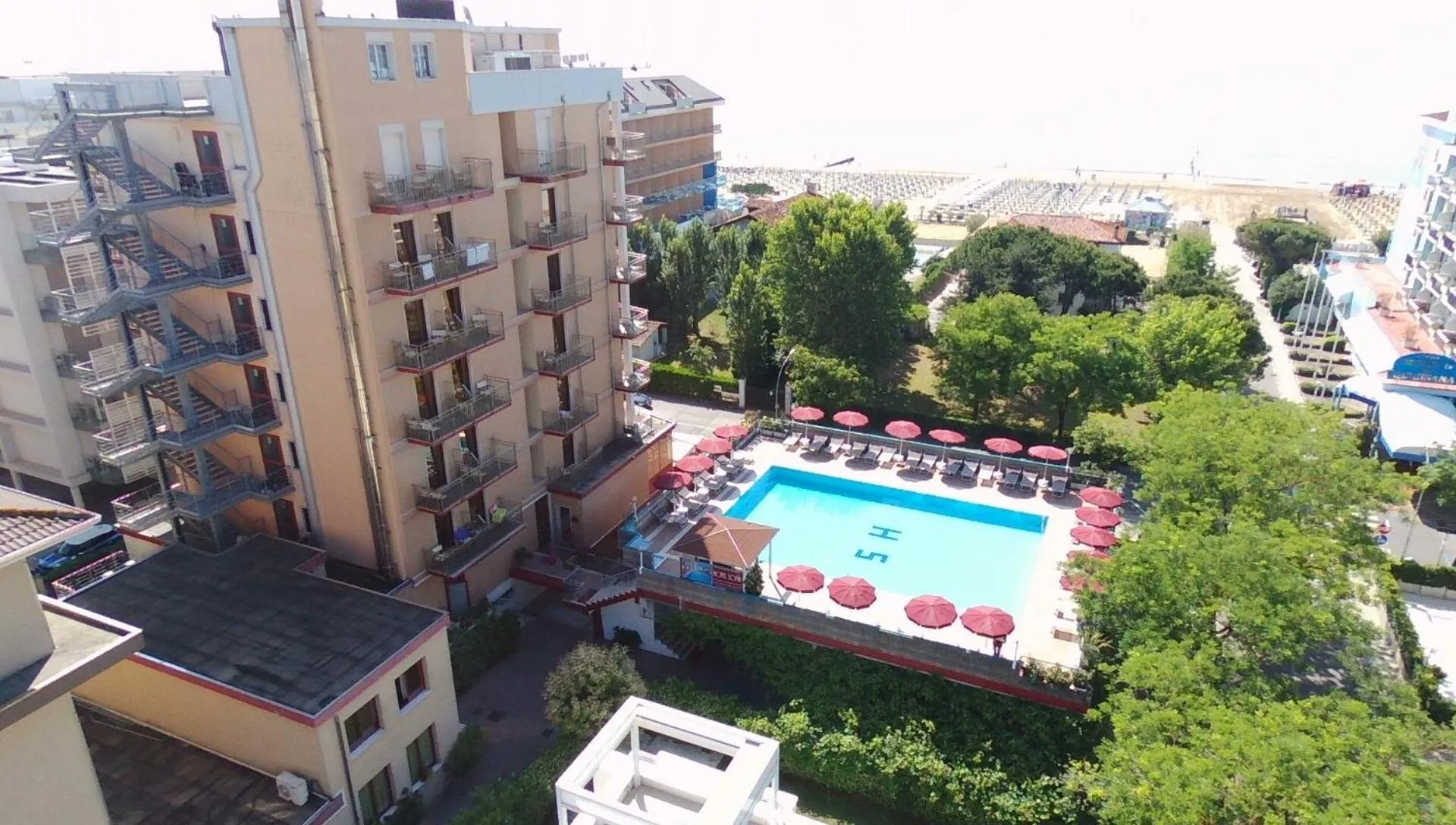 Swimming pool in Hotel Sofia