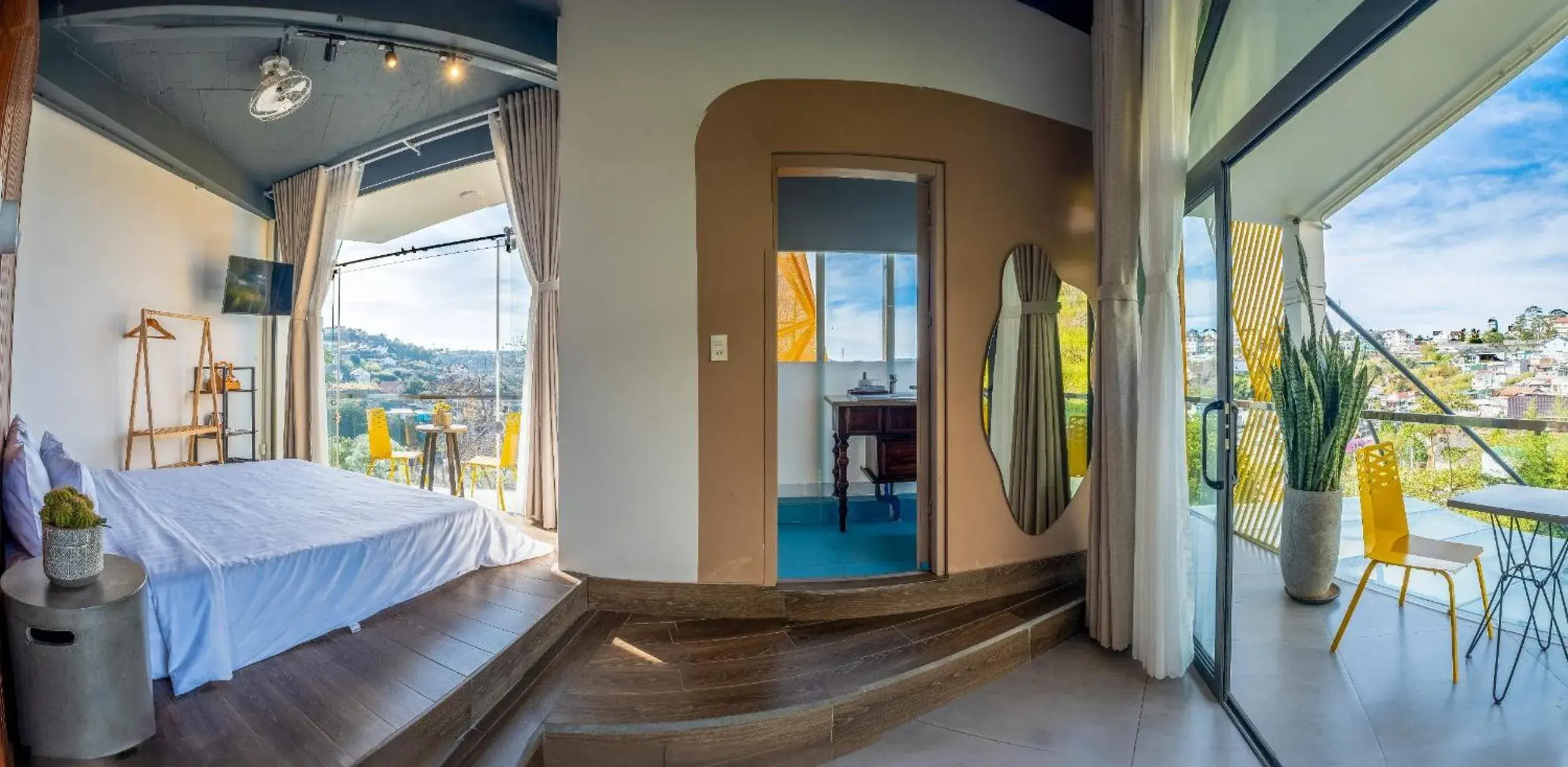 King Room with Mountain View in Orimi Cafe & Homies Dalat King Room with Mountain View in Orimi Cafe & Homies Dalat