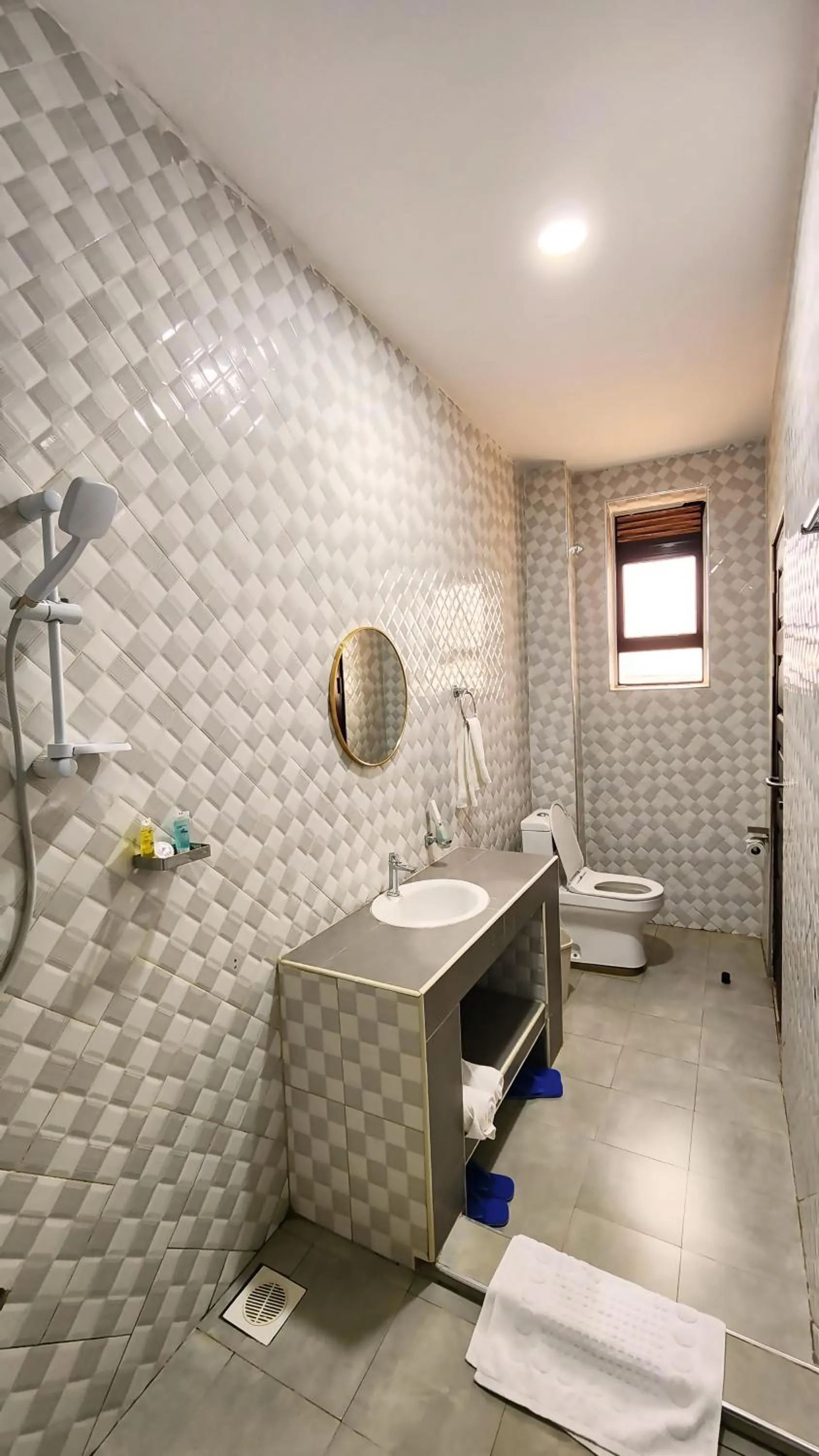 Shower in Golden Castle Hotel Hoima