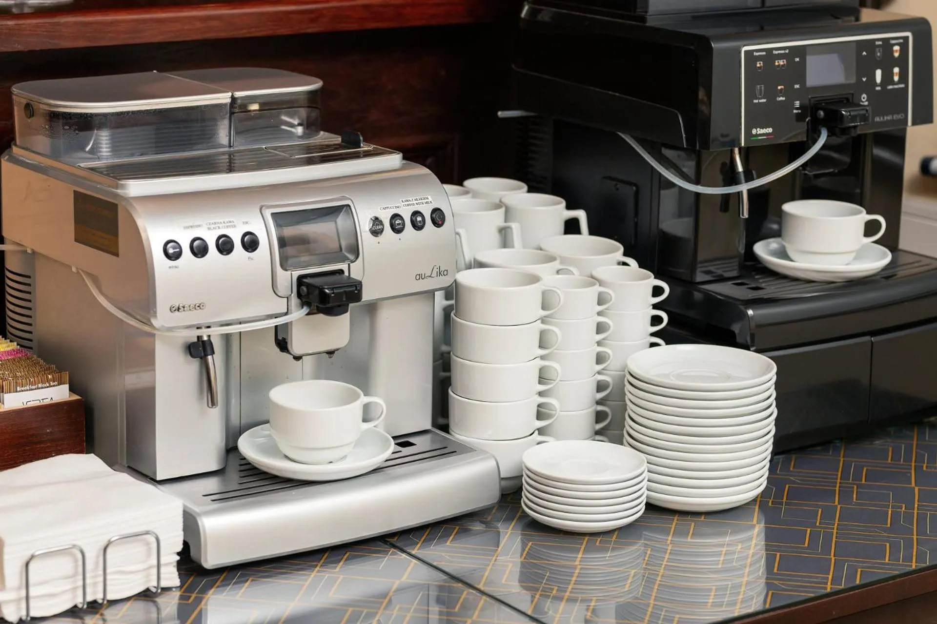 Restaurant/places to eat in Villa Angela