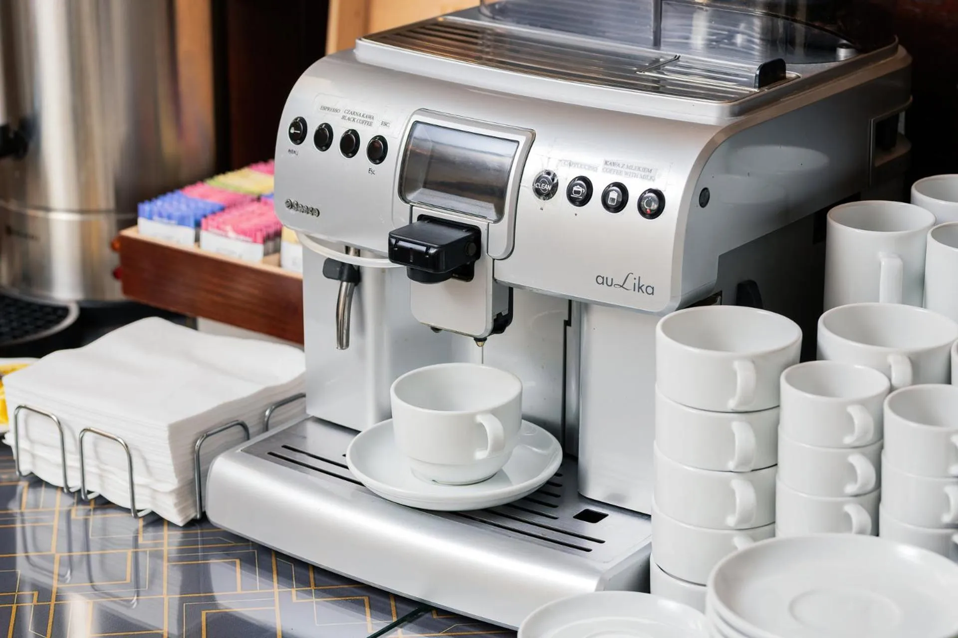 Restaurant/places to eat in Villa Angela