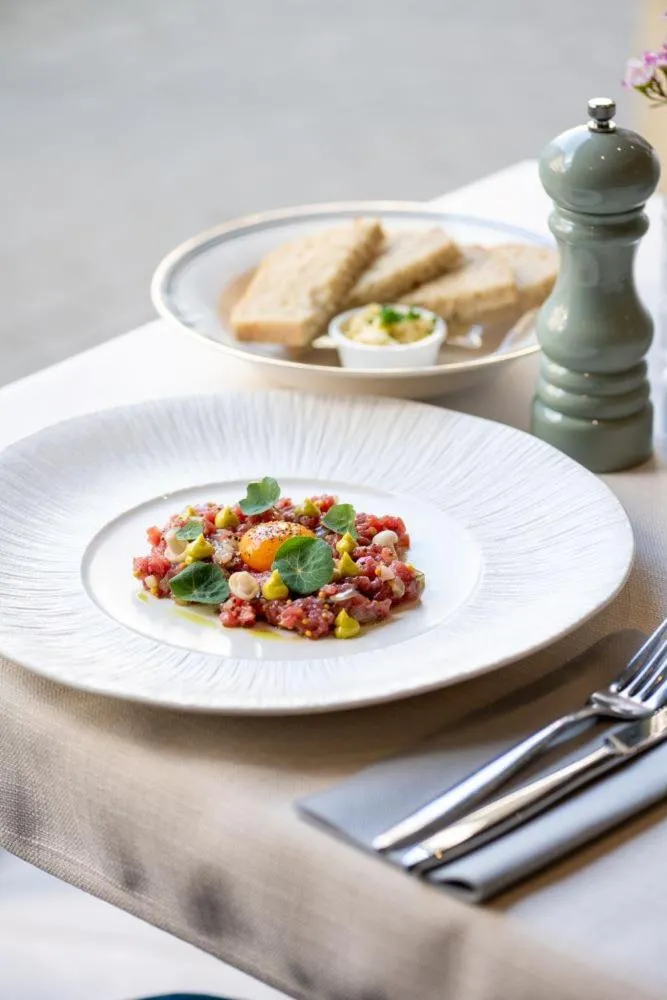 Restaurant/places to eat in Hotel Atrium