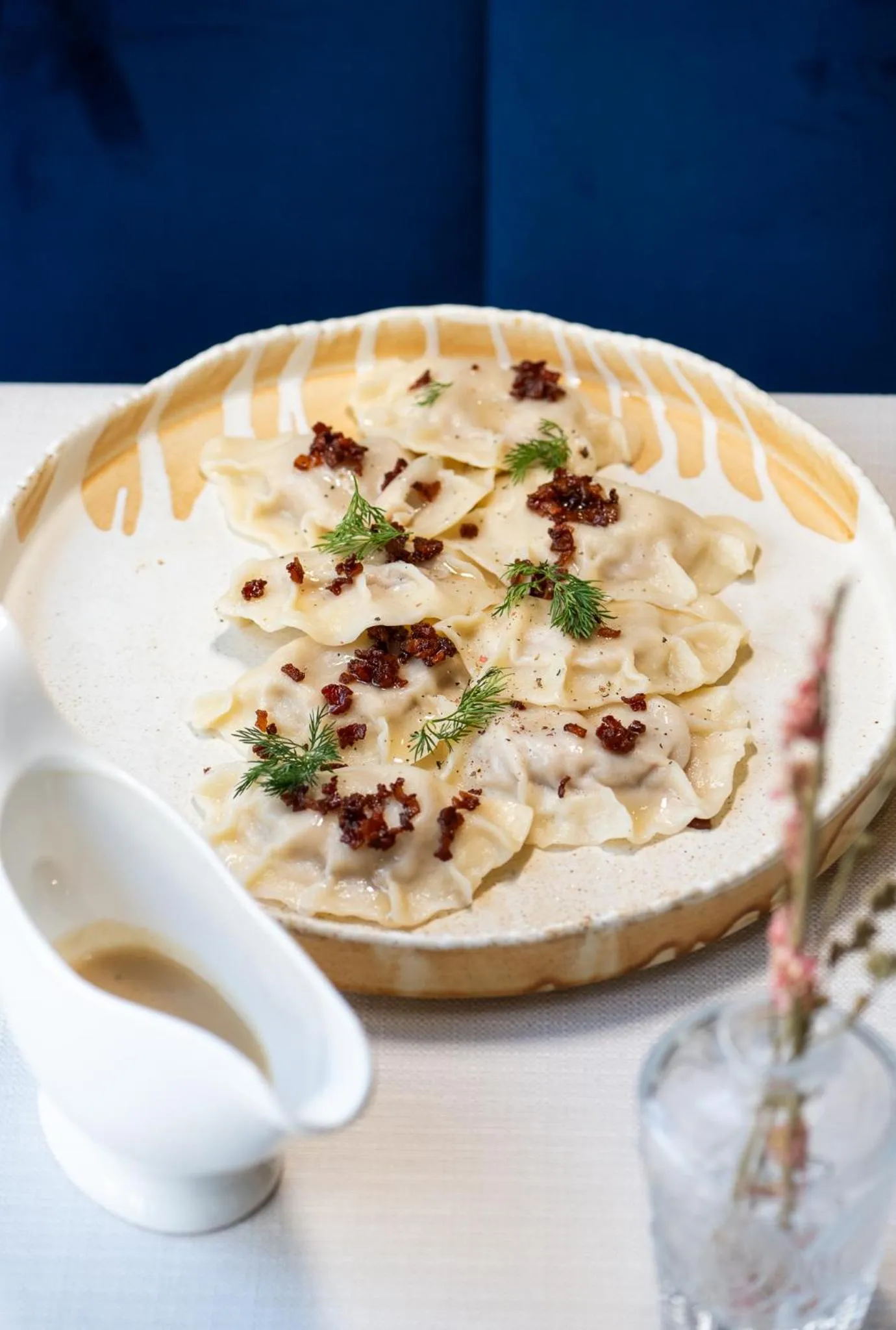 Restaurant/places to eat in Hotel Atrium