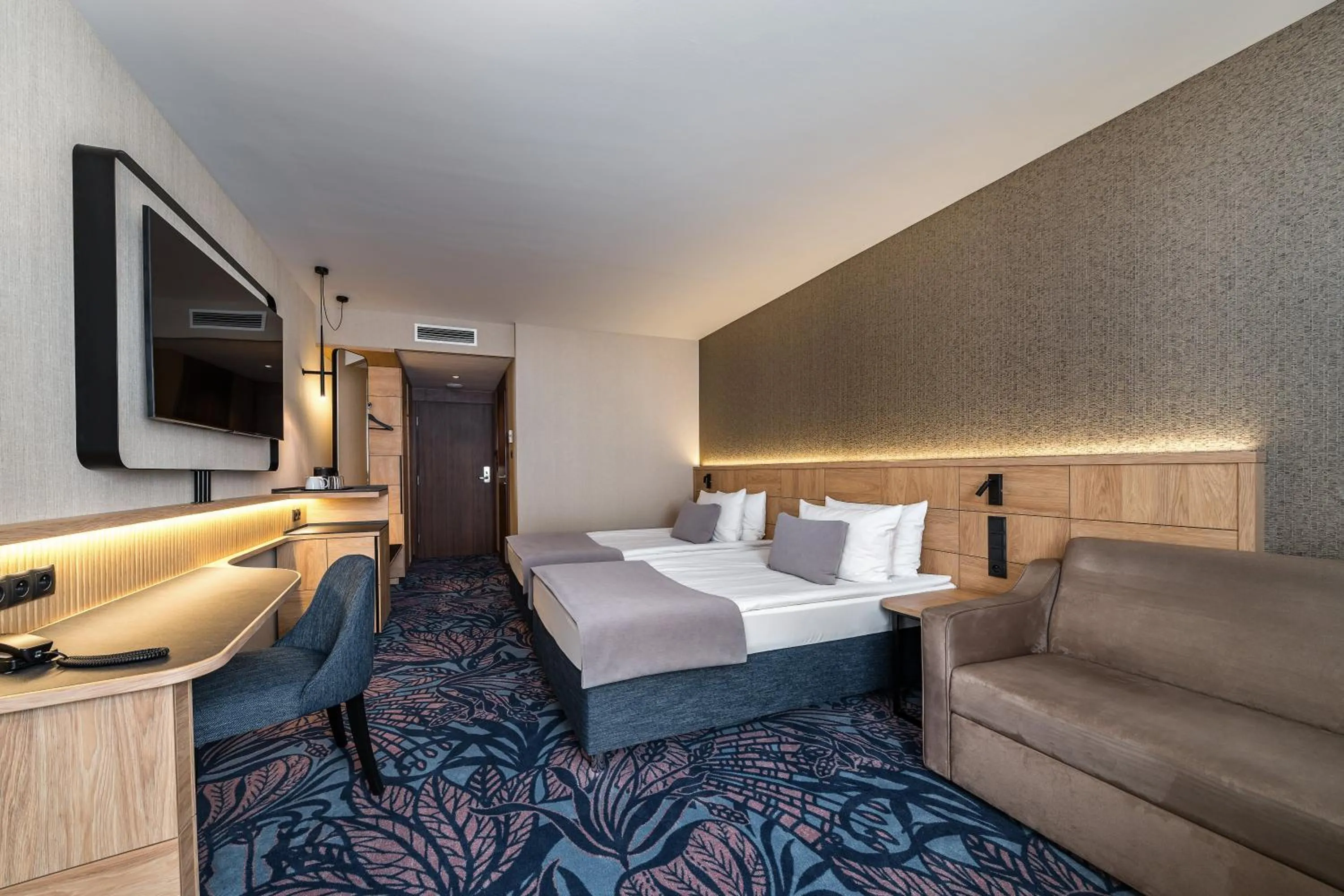 Communal lounge/ TV room, Bed in Airport Hotel Okęcie