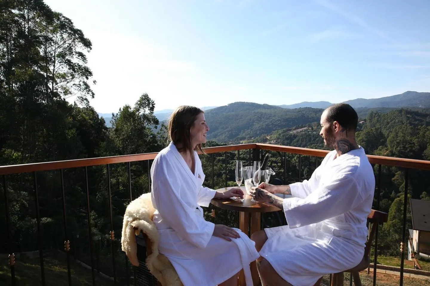 People in Pousada Villa Barril