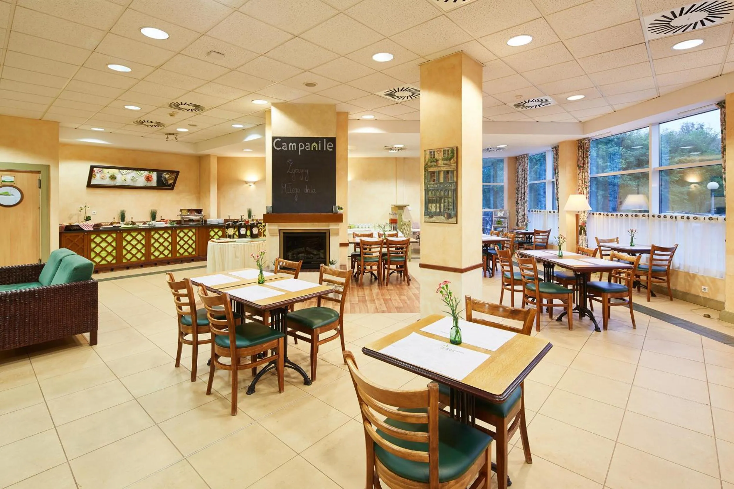 Restaurant/places to eat in Campanile Poznan