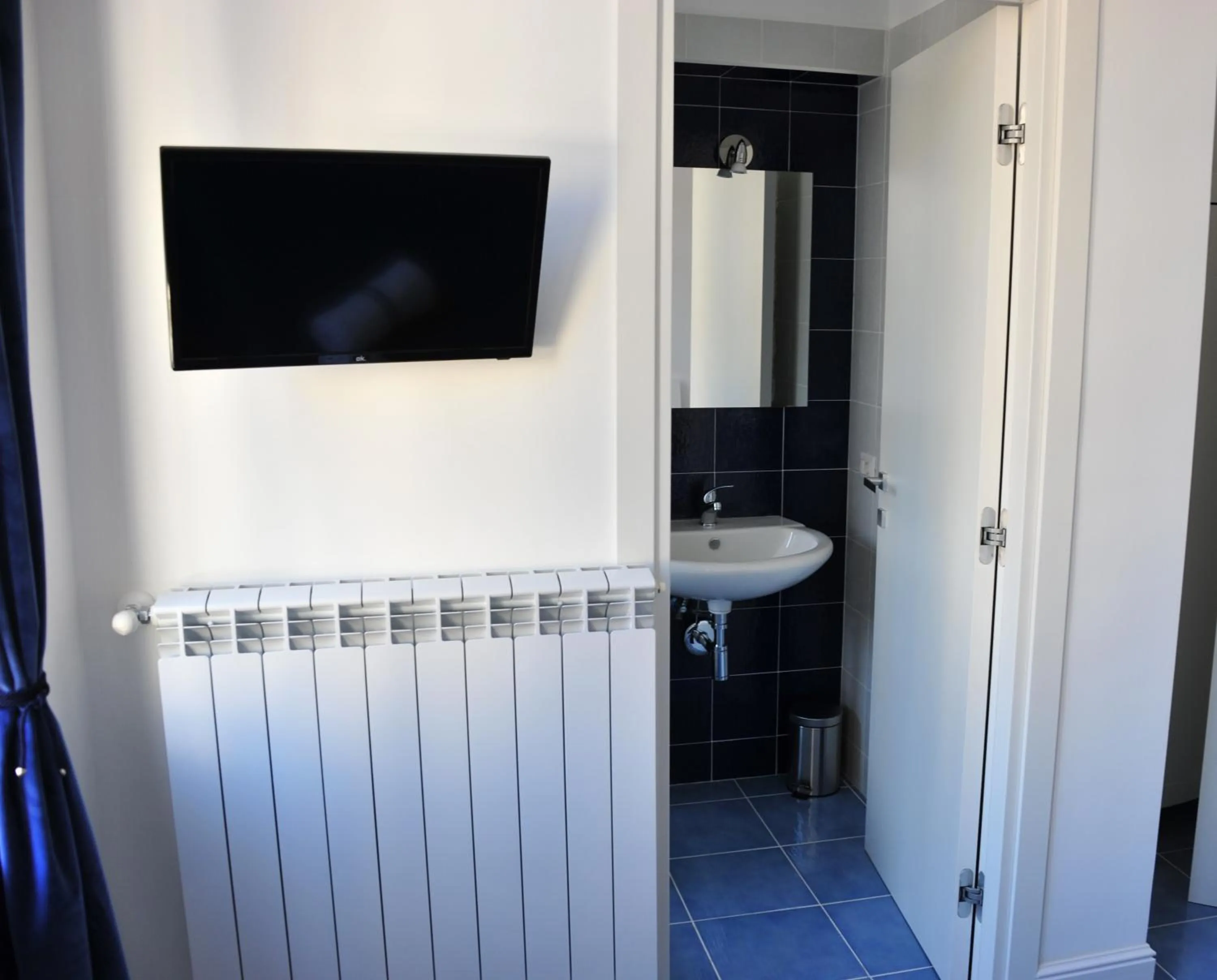 TV and multimedia in Al Centro del Golfo