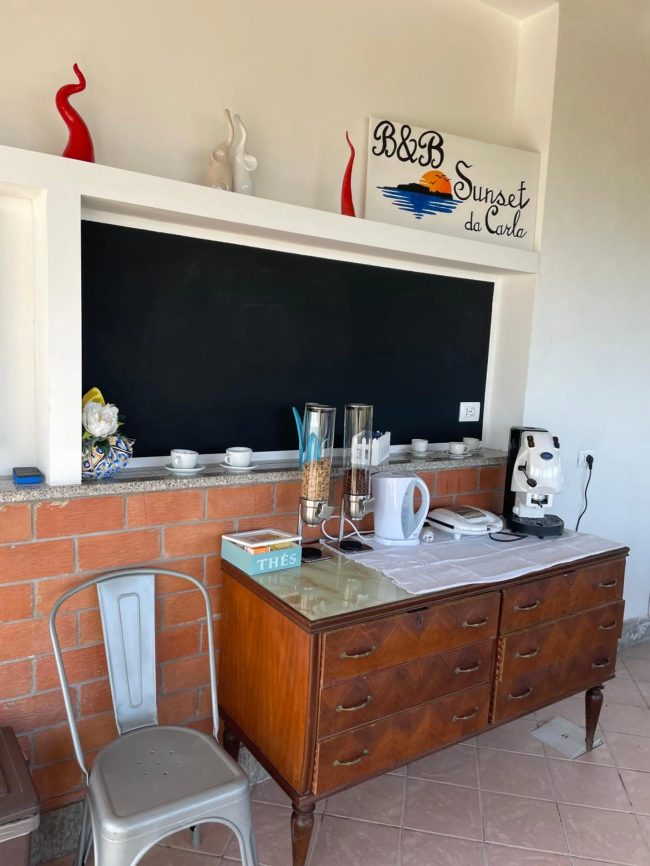 Coffee/tea facilities in B&B Sunset da carla