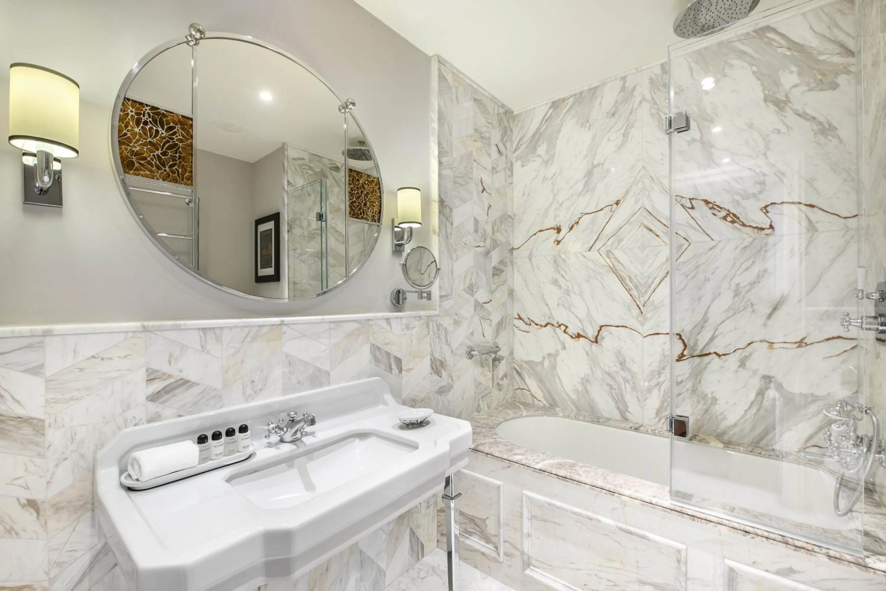 Bathroom in Hotel Bristol, A Luxury Collection Hotel, Warsaw