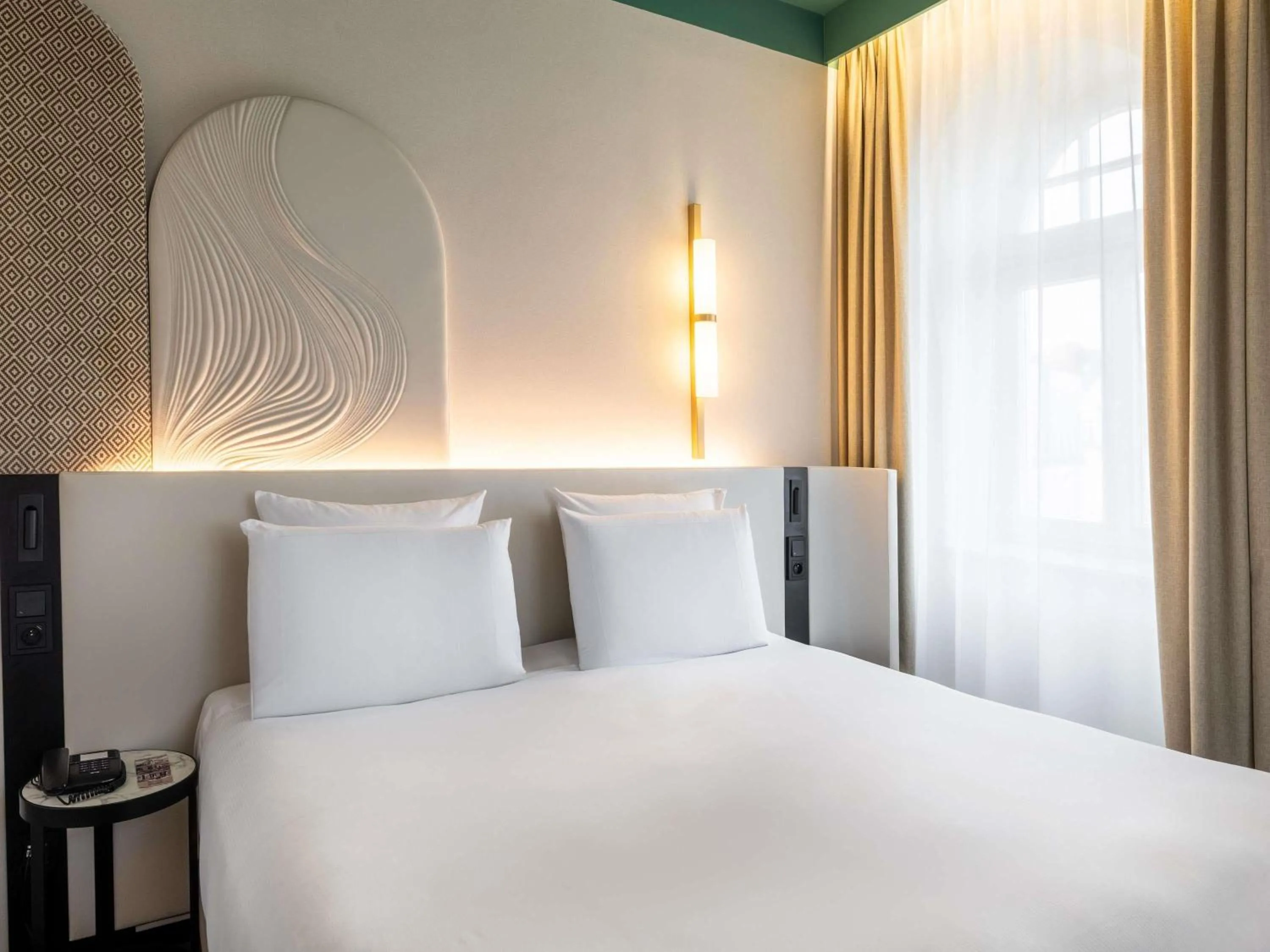 Bedroom, Bed in Rezydent Hotel Sopot - MGallery Collection