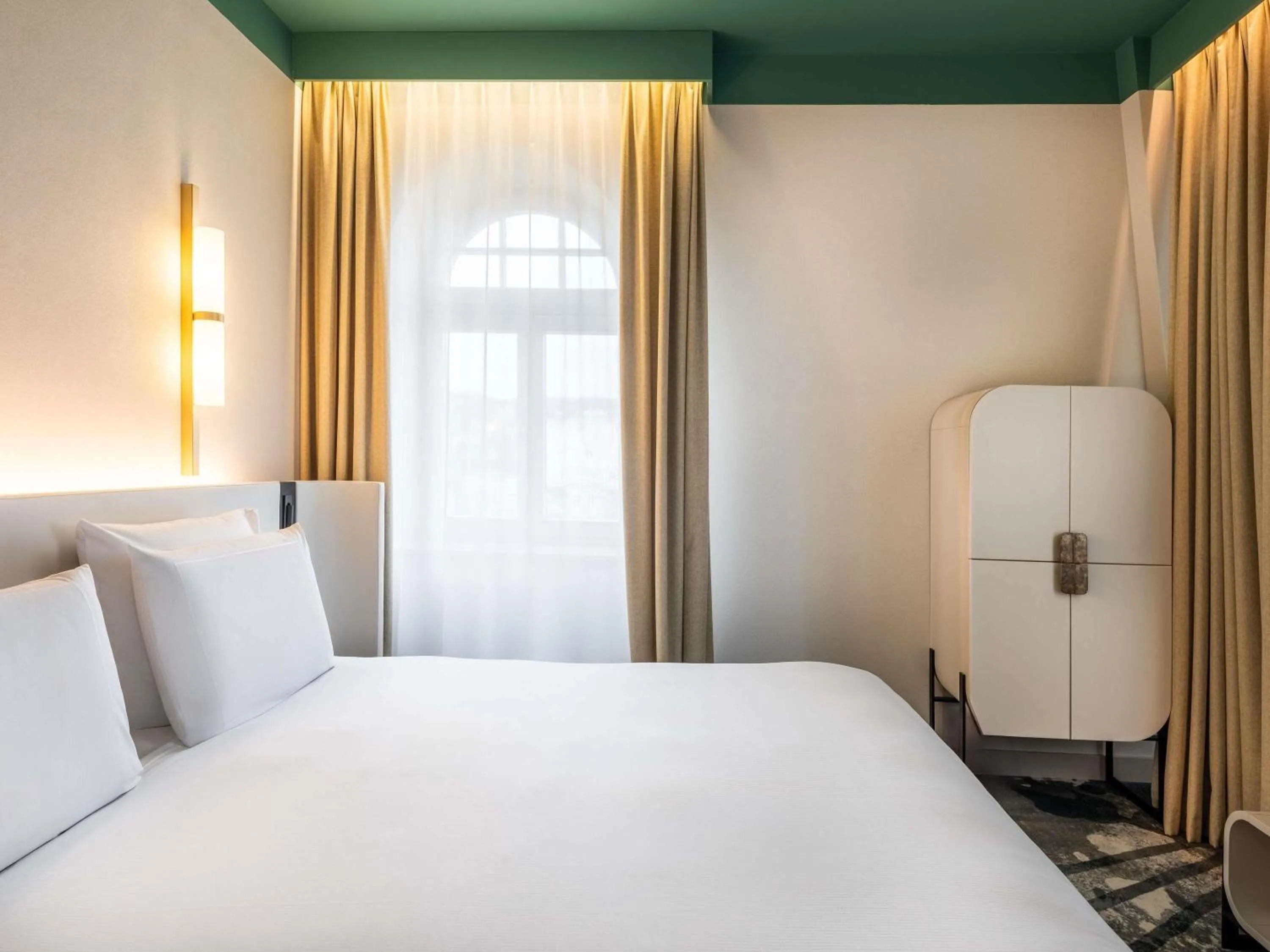 Bedroom, Bed in Rezydent Hotel Sopot - MGallery Collection