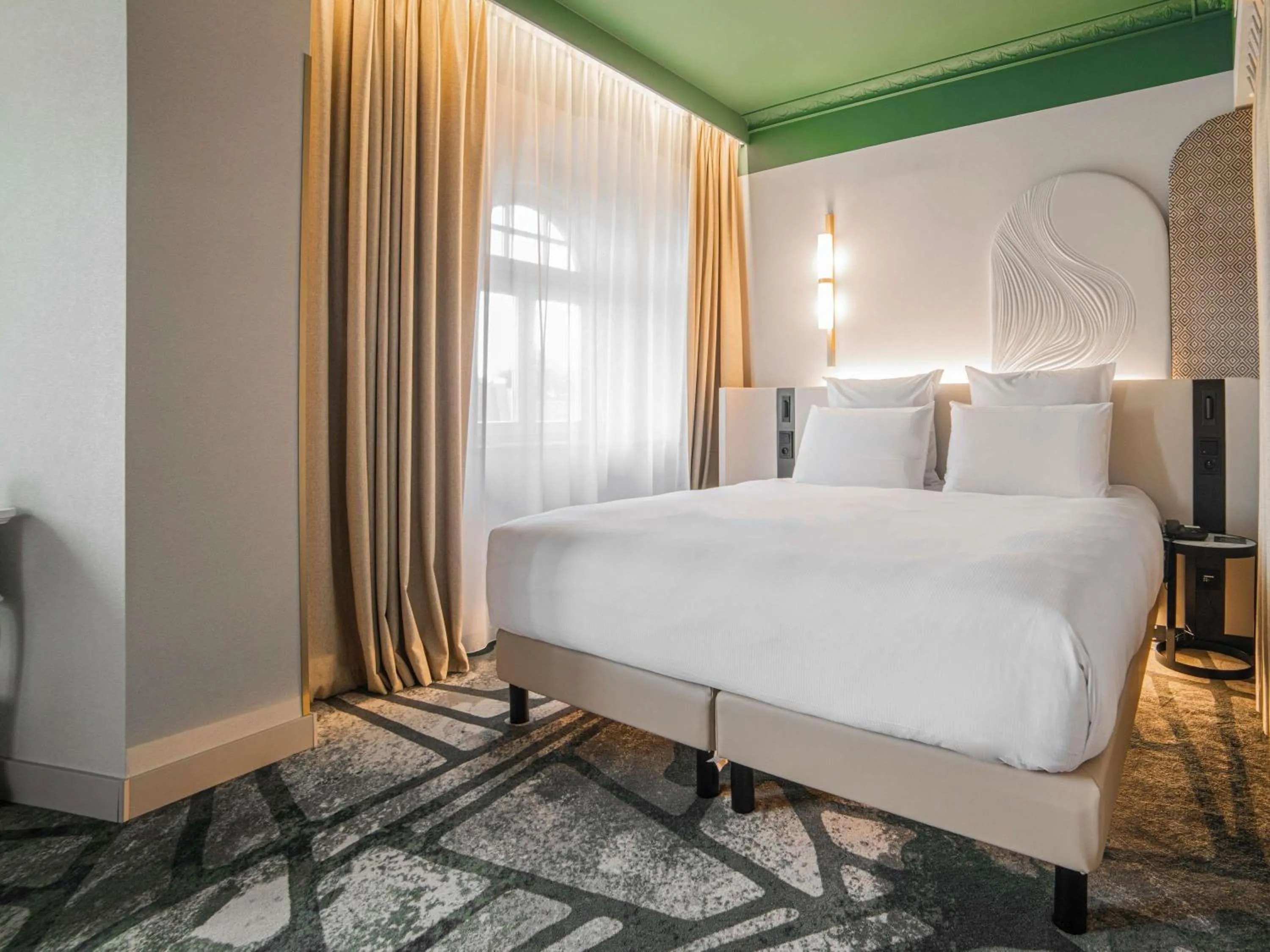 Bedroom, Bed in Rezydent Hotel Sopot - MGallery Collection