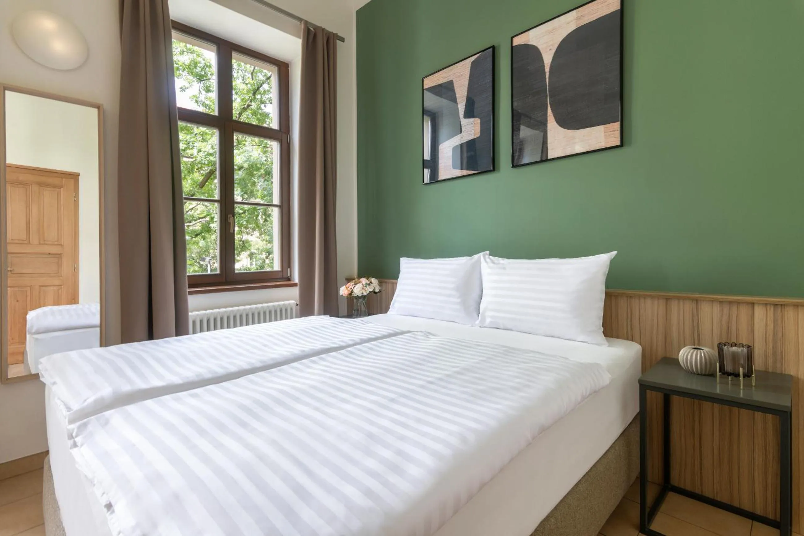 Deluxe Studio in Bohemian Dreams Apartments and Suites by Dwellfort