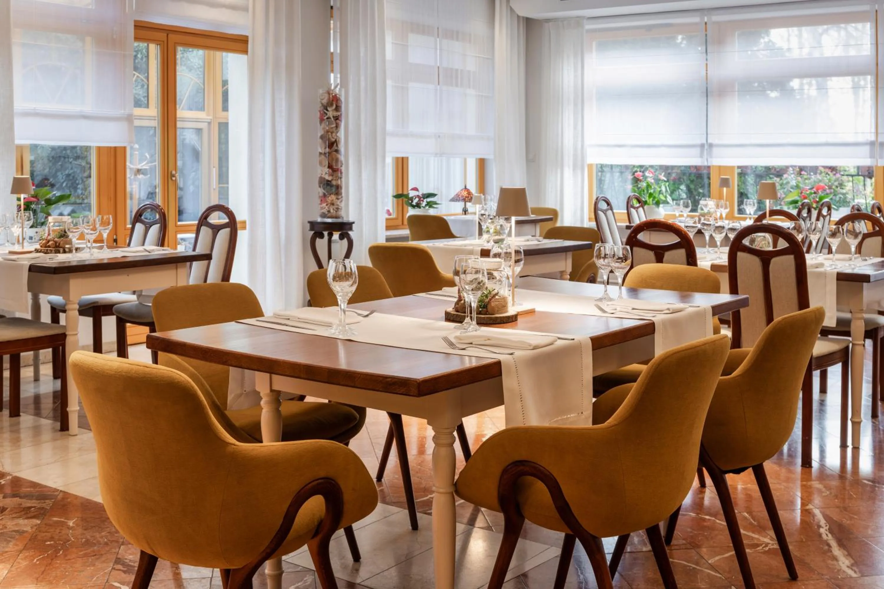 Restaurant/places to eat in Hotel Bartan Gdansk Seaside