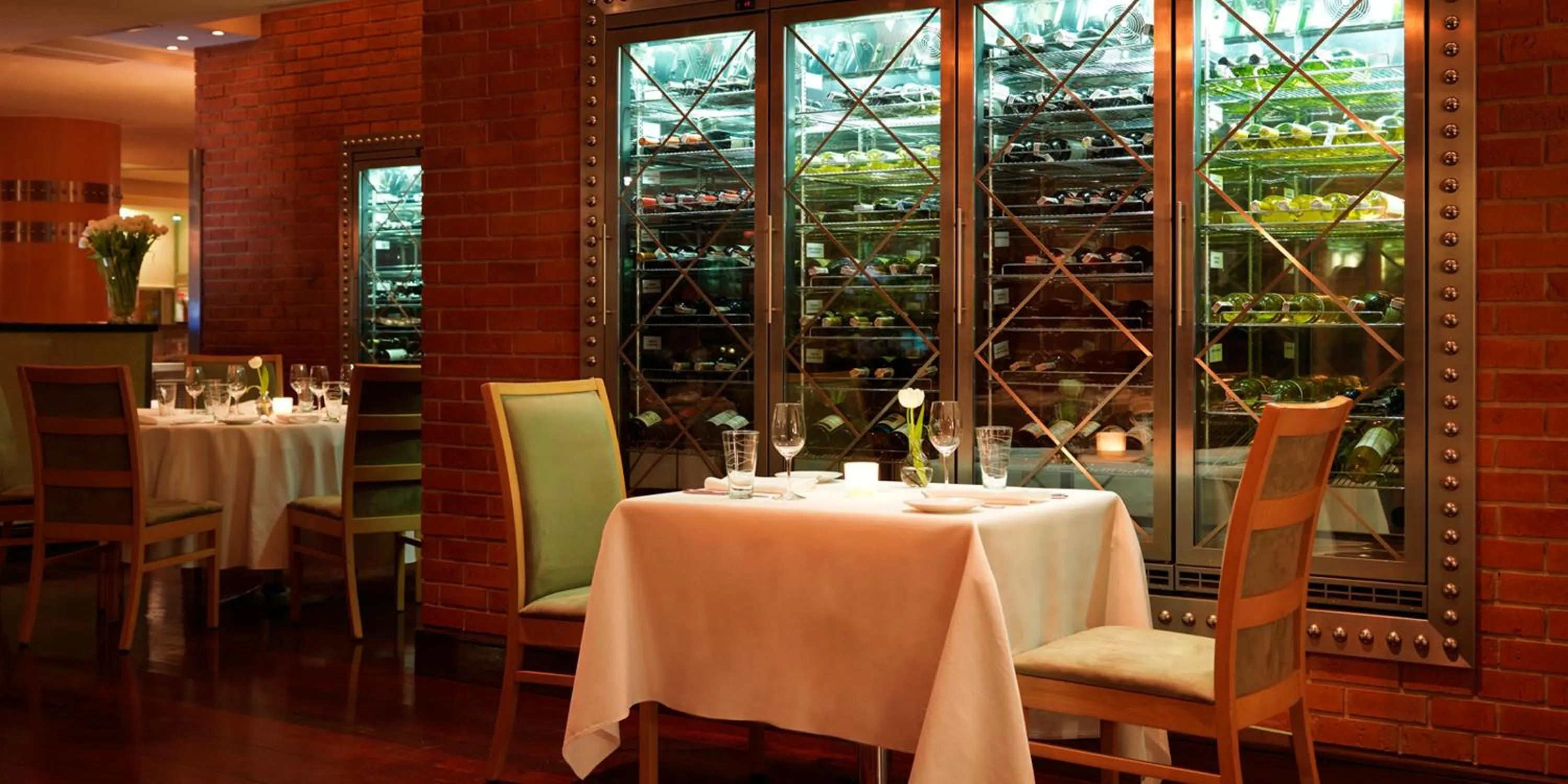 Restaurant/places to eat in Regent Warsaw Hotel