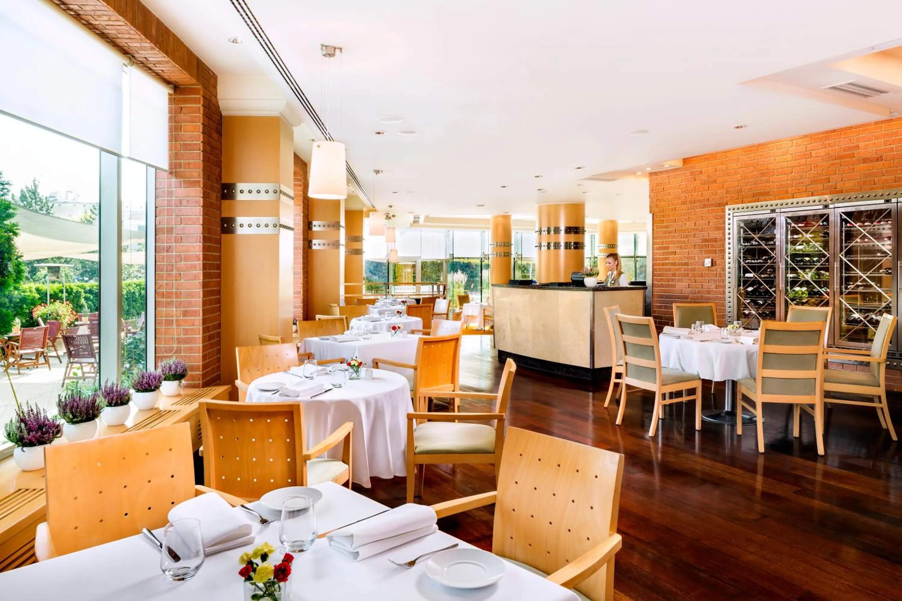 Restaurant/places to eat in Regent Warsaw Hotel