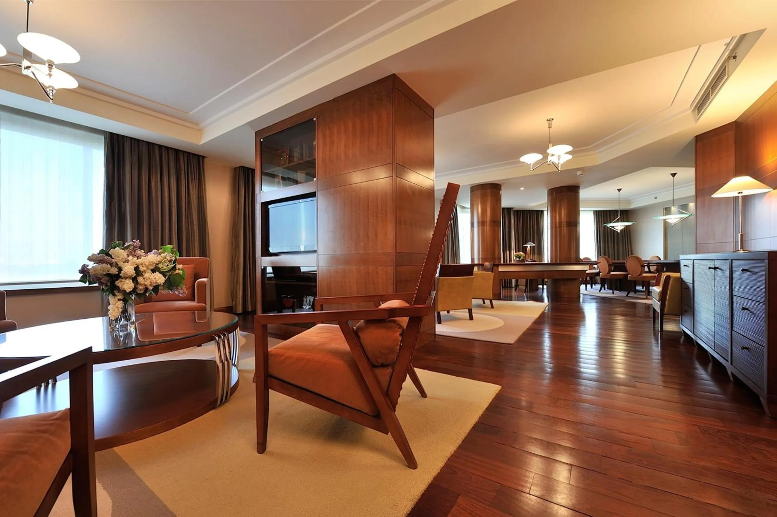 Living room in Regent Warsaw Hotel