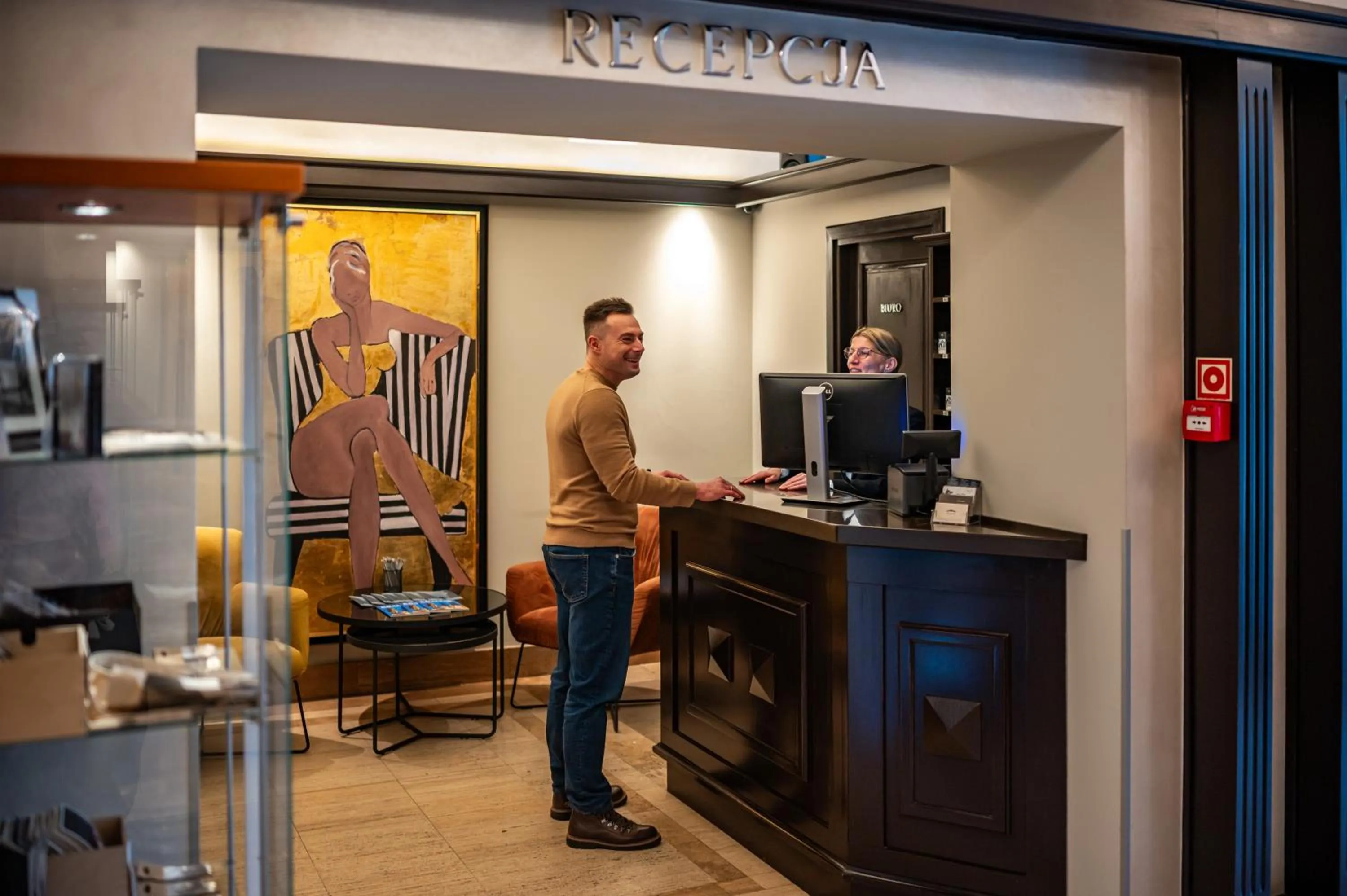 People in Hotel Senacki