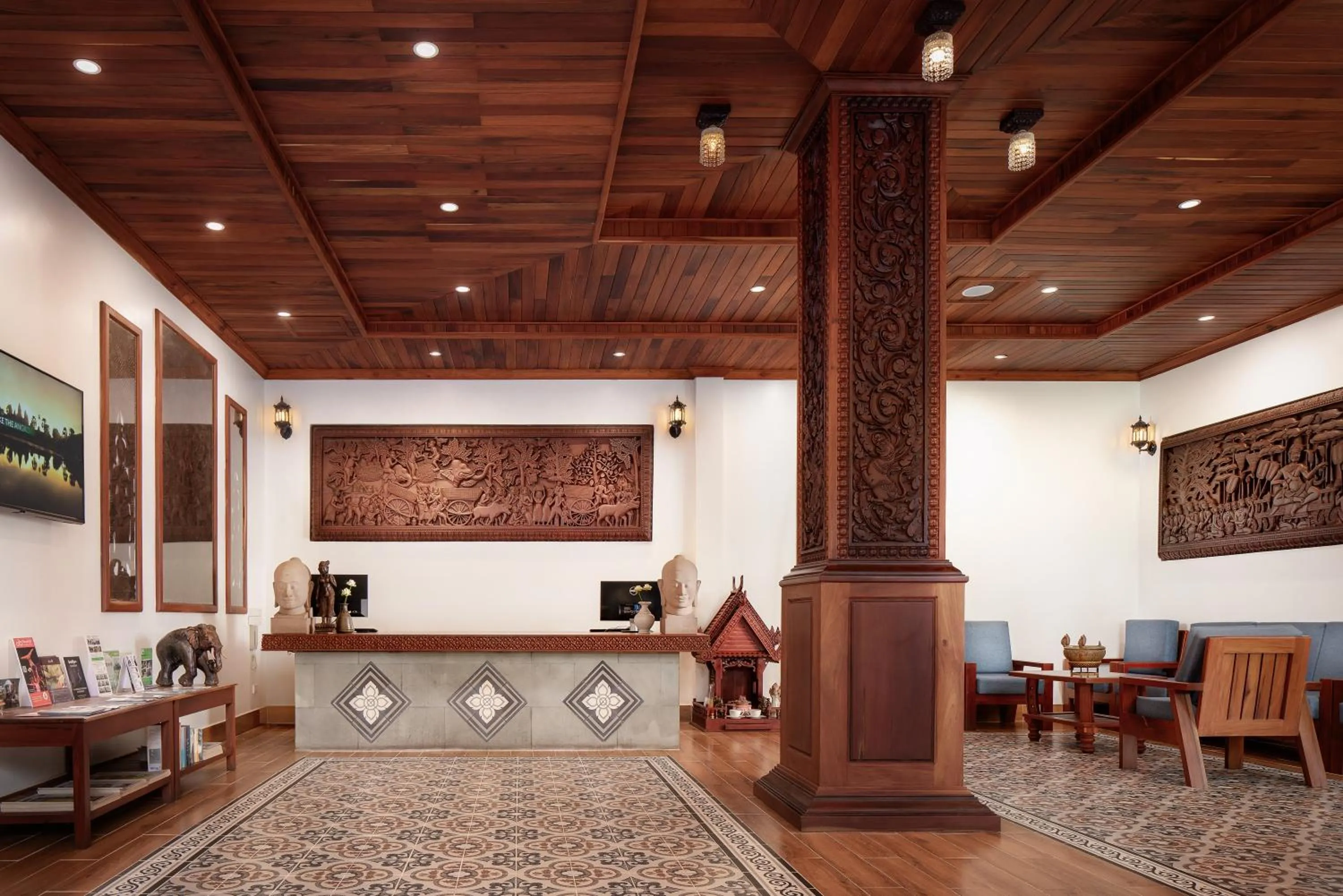 Lobby or reception in Two Seasons Siem Reap Hotel
