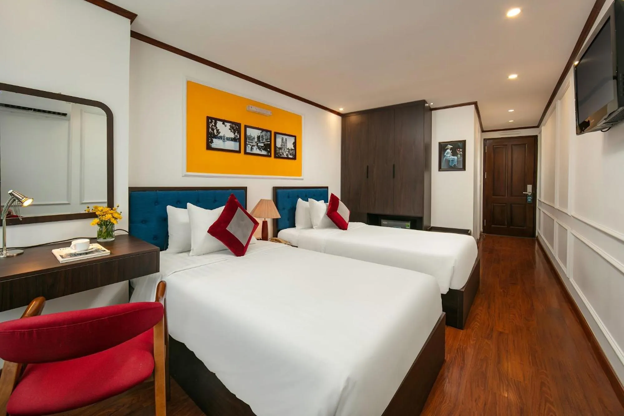 Bed in Silk Flower Hotel & Spa