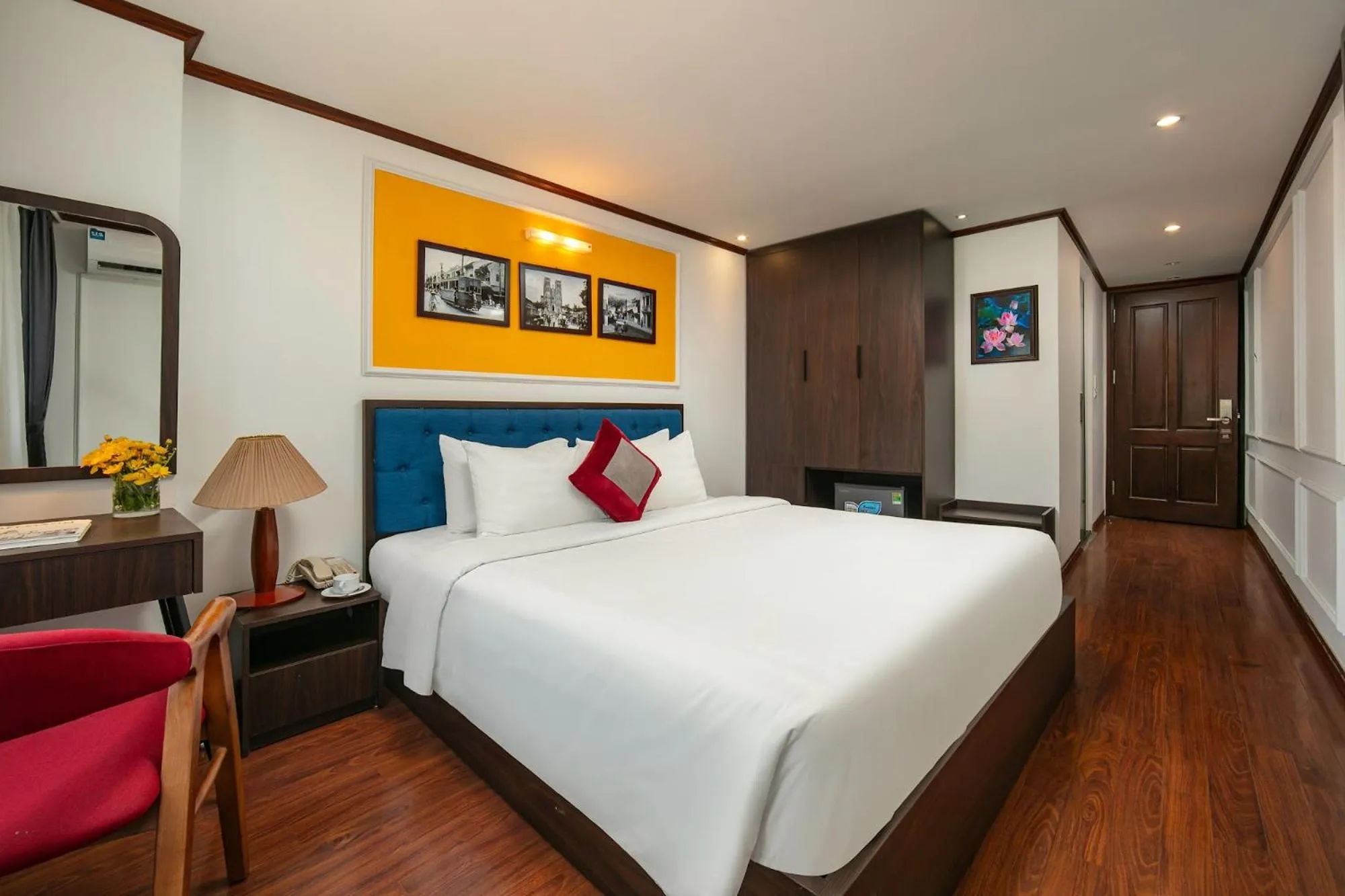 Photo of the whole room, Bed in Silk Flower Hotel & Spa