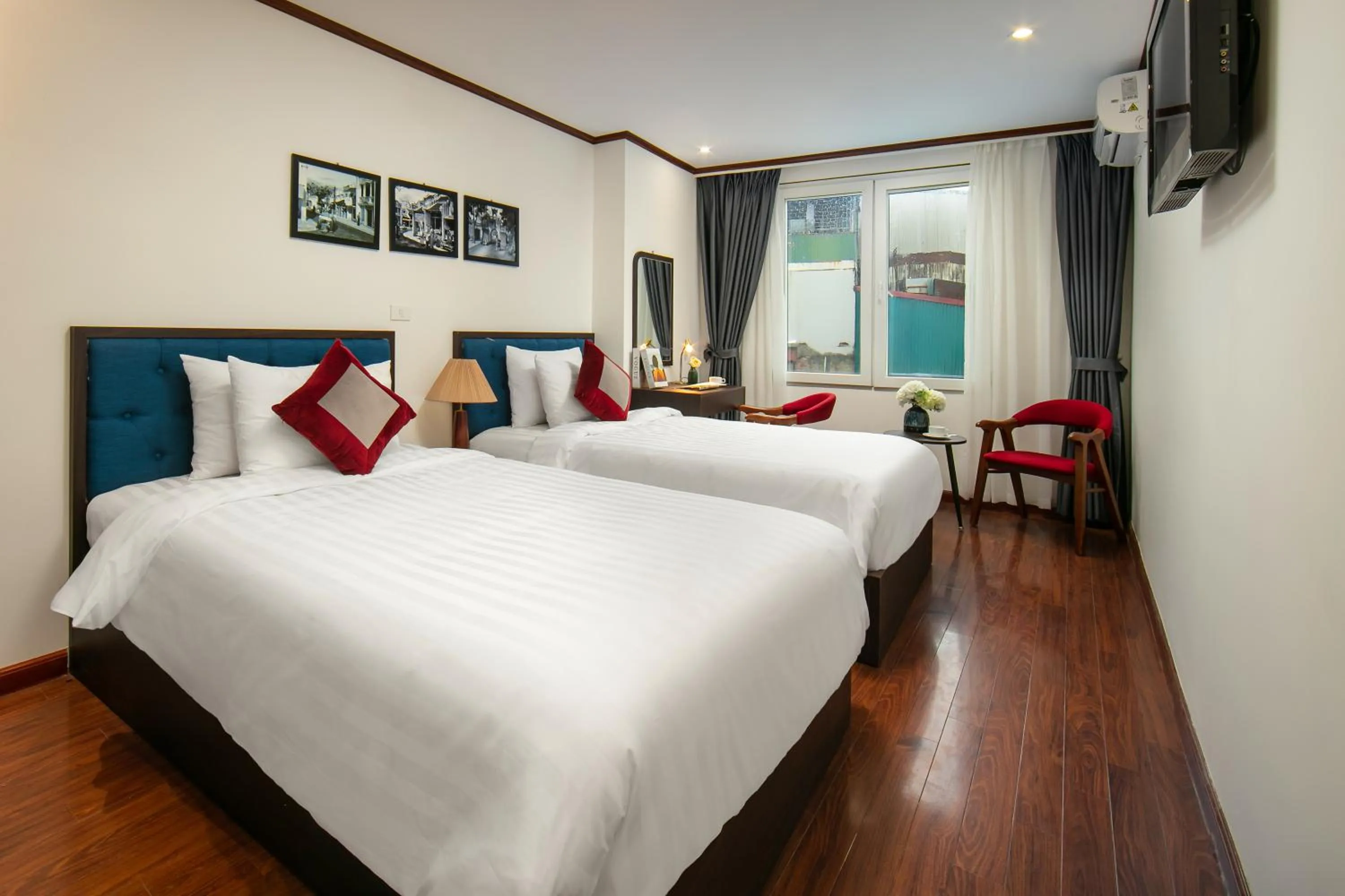 Bedroom, Bed in Silk Flower Hotel & Spa