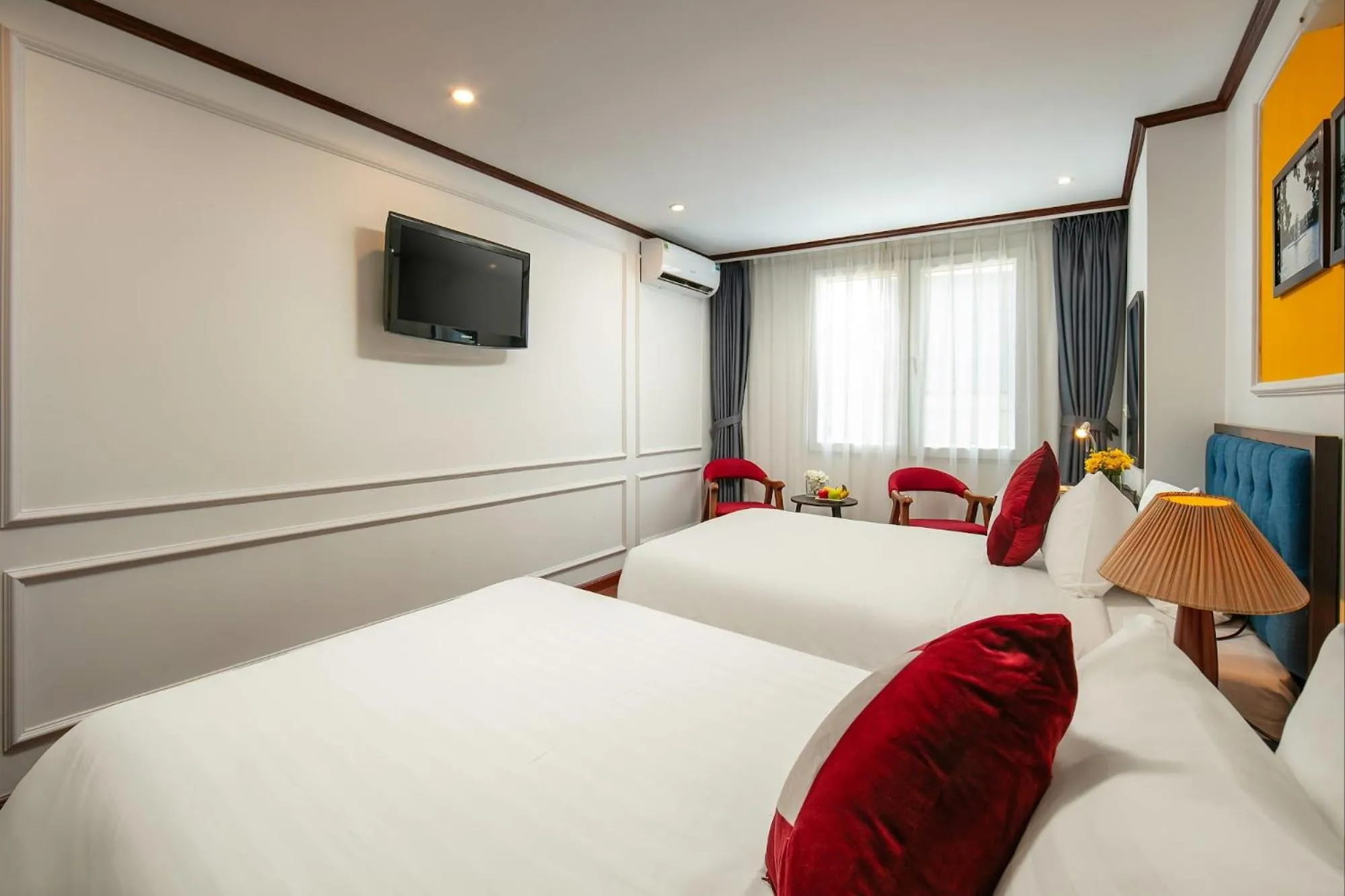 Bed in Silk Flower Hotel & Spa