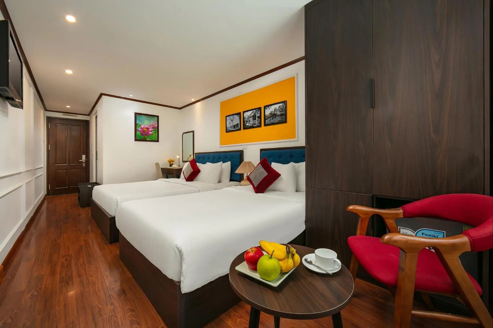 Bed in Silk Flower Hotel & Spa