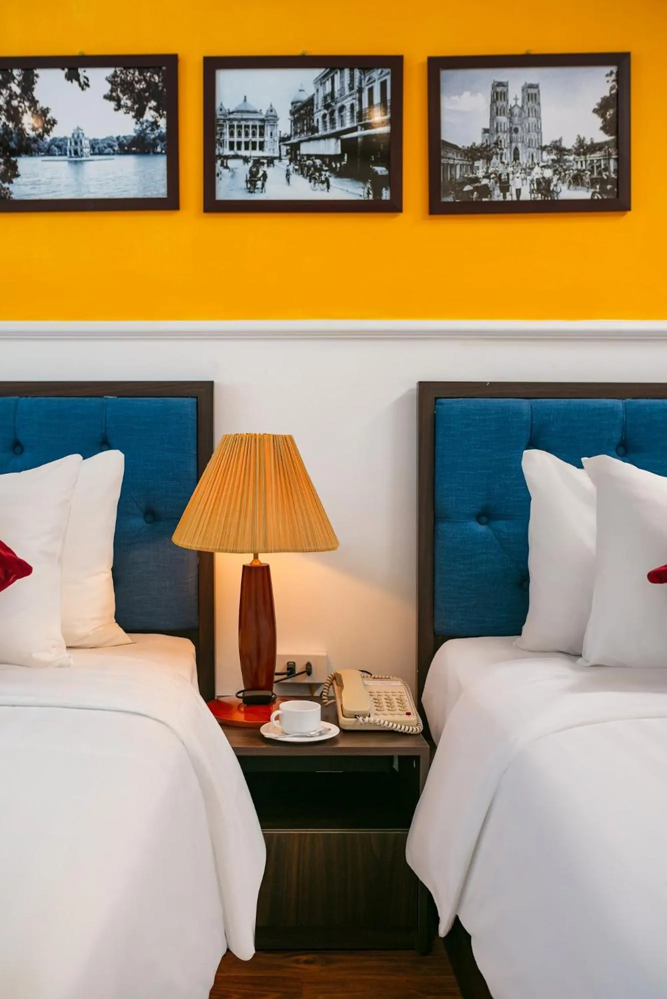 Bed in Silk Flower Hotel & Spa