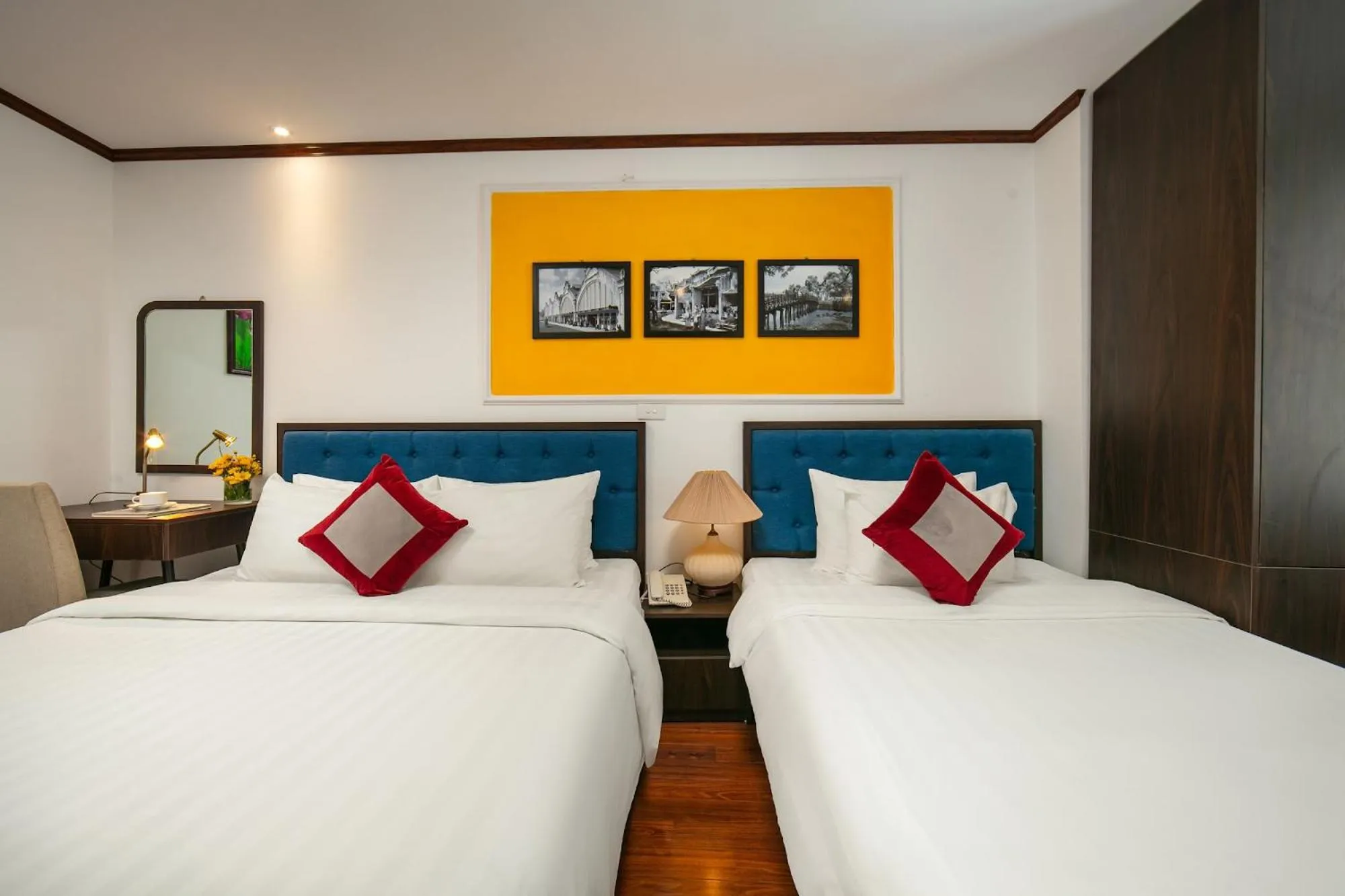 Bed in Silk Flower Hotel & Spa