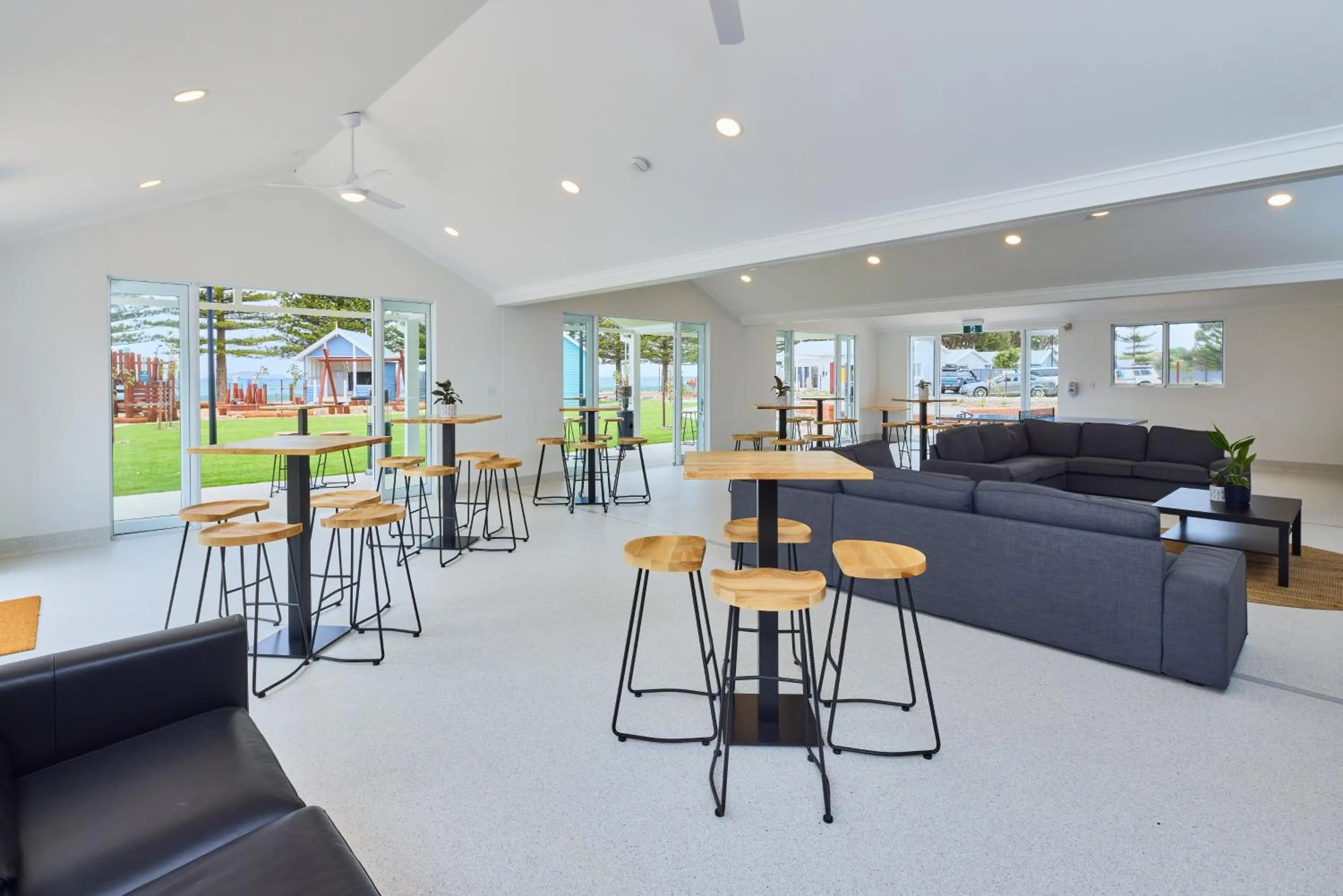 Lounge or bar in RAC Esperance Holiday Park