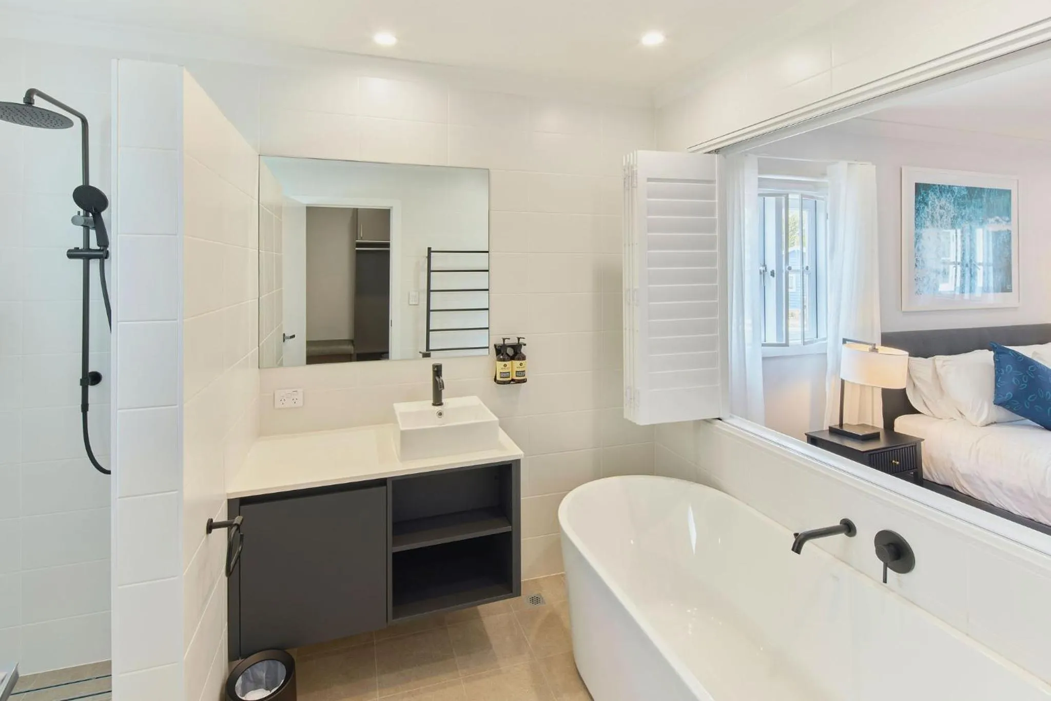 Bathroom, Bed in RAC Esperance Holiday Park