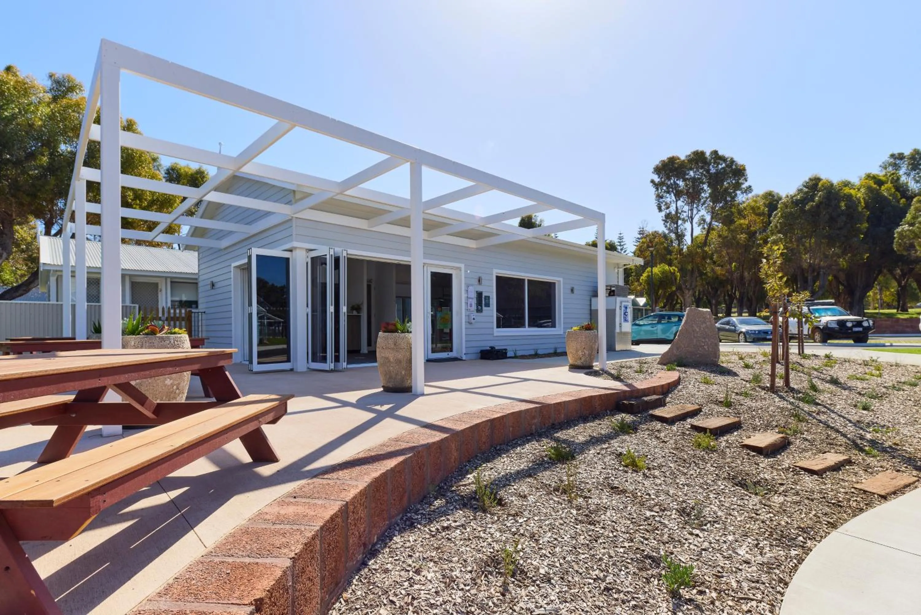 Property building in RAC Esperance Holiday Park