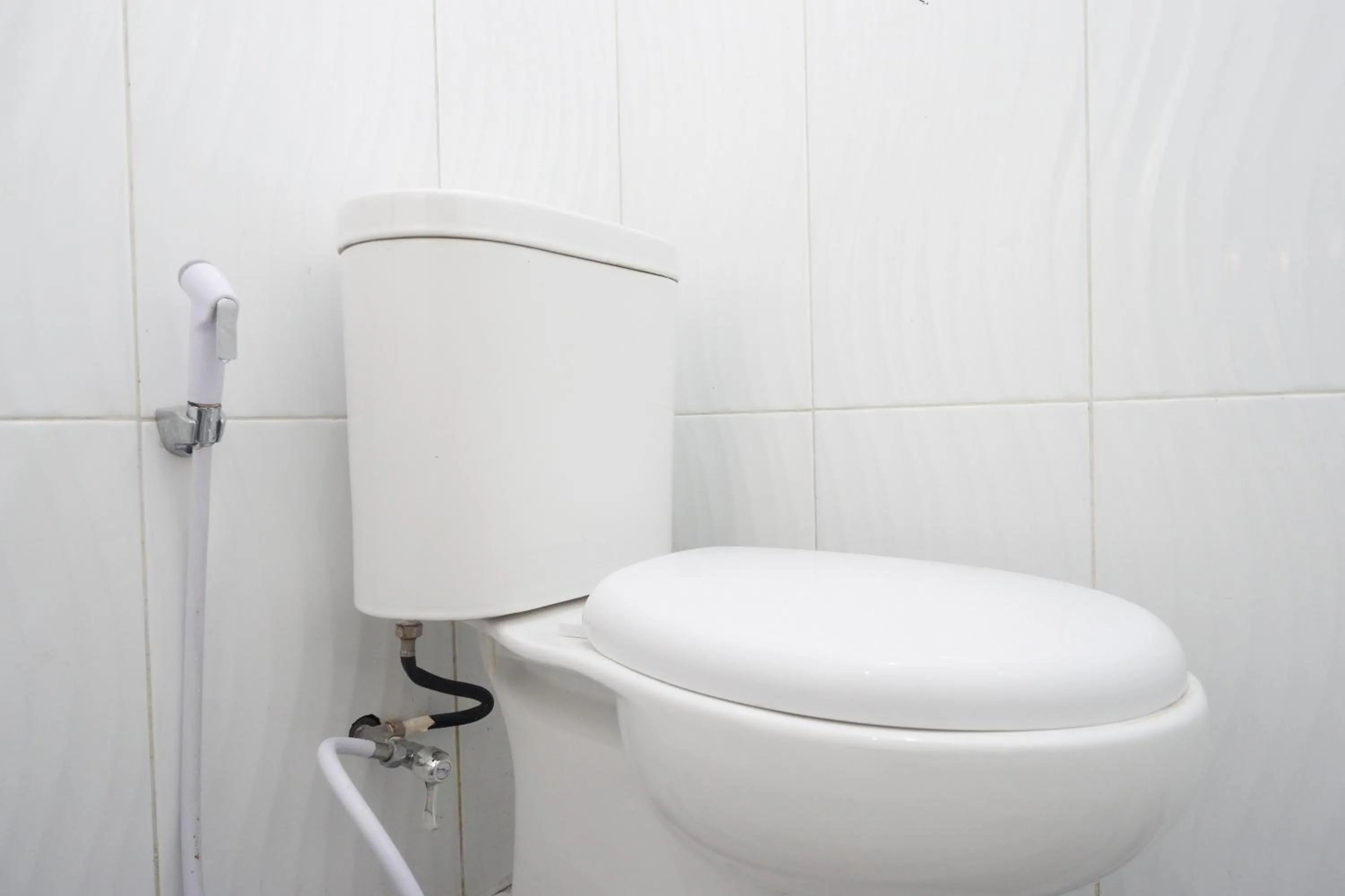 Bathroom in RedDoorz Syariah near Taruna Nusantara Magelang