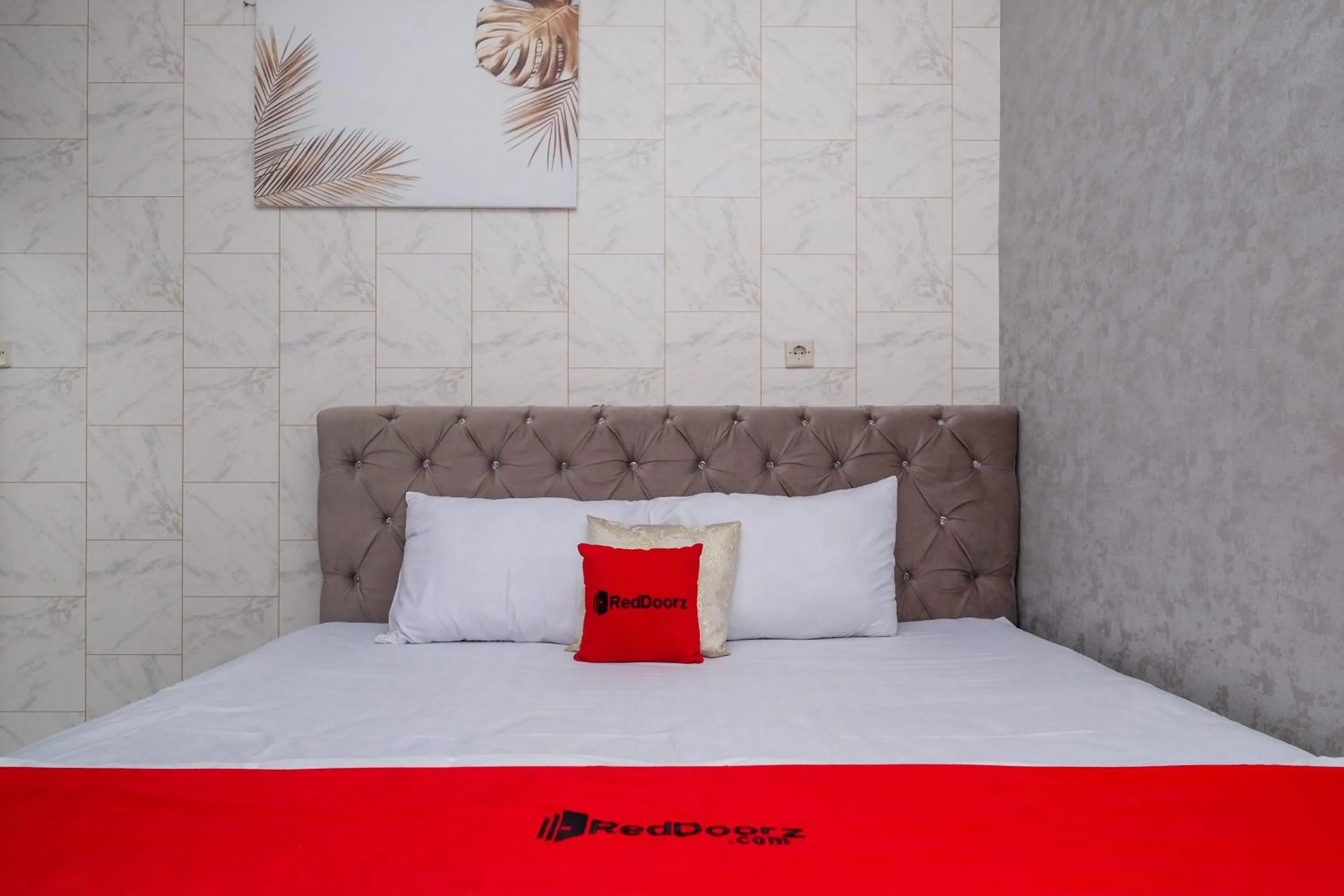 Bedroom, Bed in RedDoorz Syariah near Taruna Nusantara Magelang