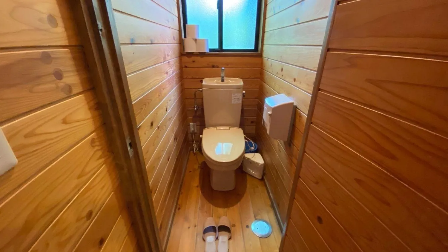 Toilet in Tabinoteitaku Yakurai Cottage