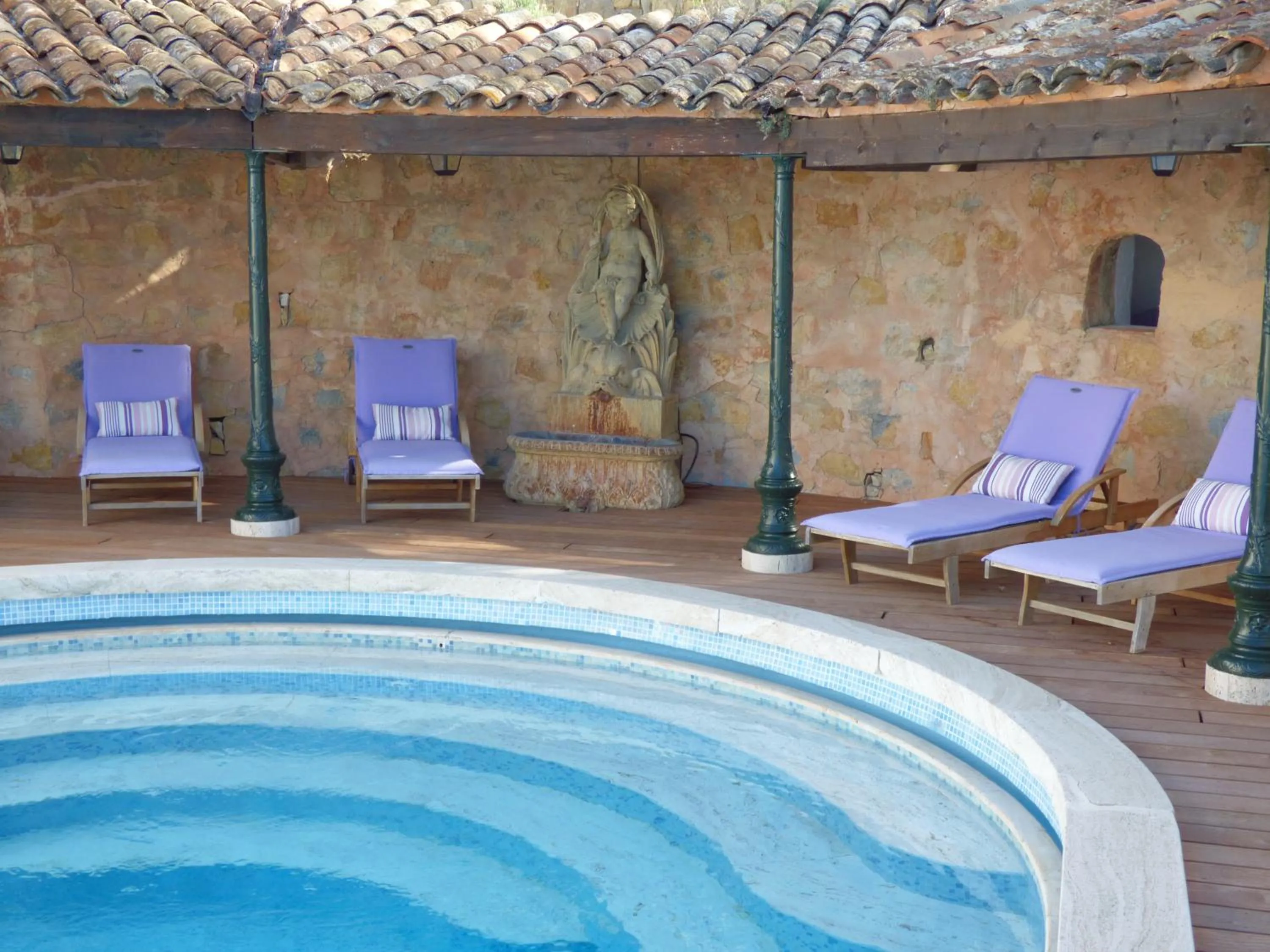 Apartment Fragonard with heated pool and large private terrace