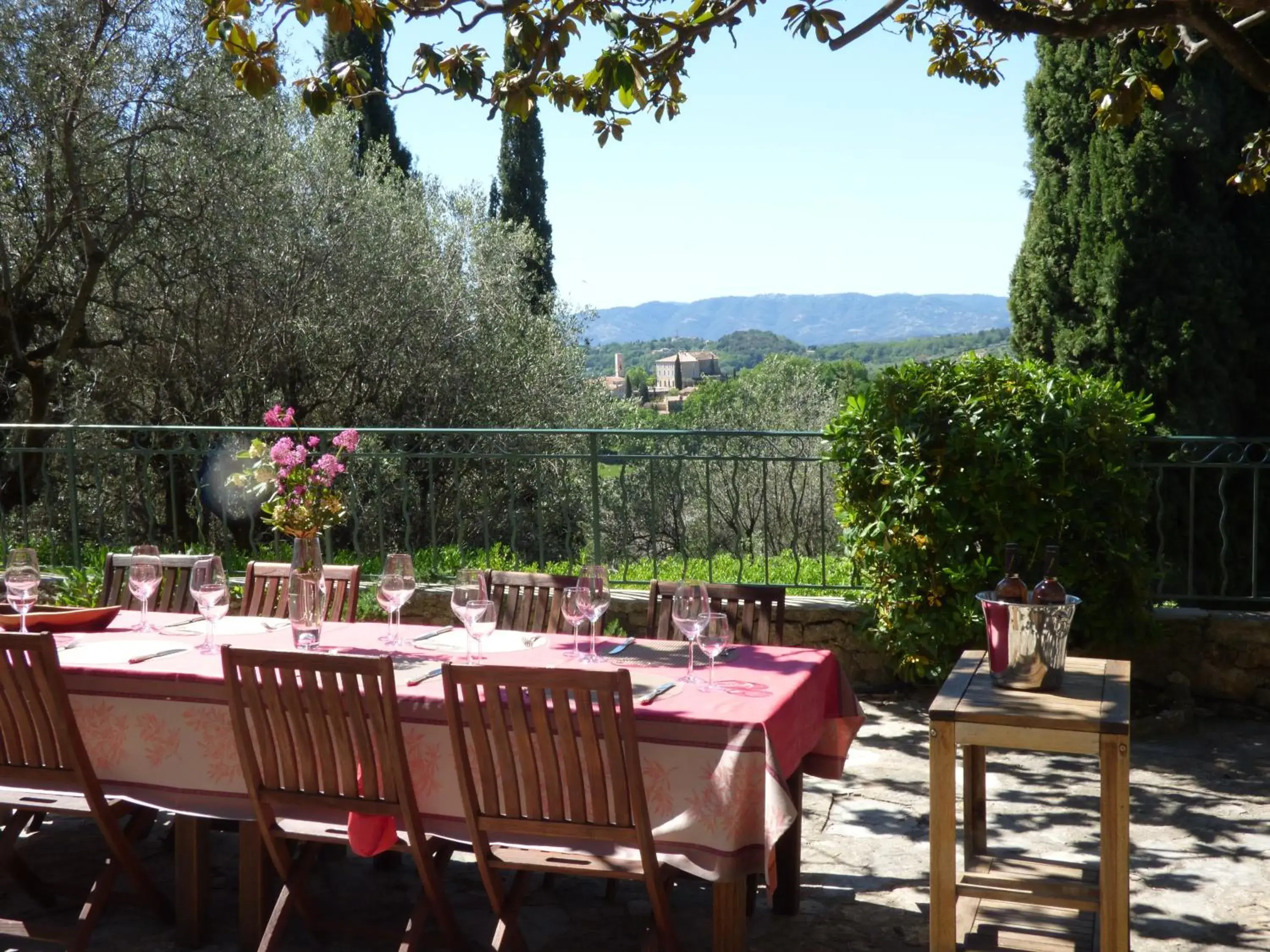 Apartment Fragonard with heated pool and large private terrace Apartment Fragonard with heated pool and large private terrace