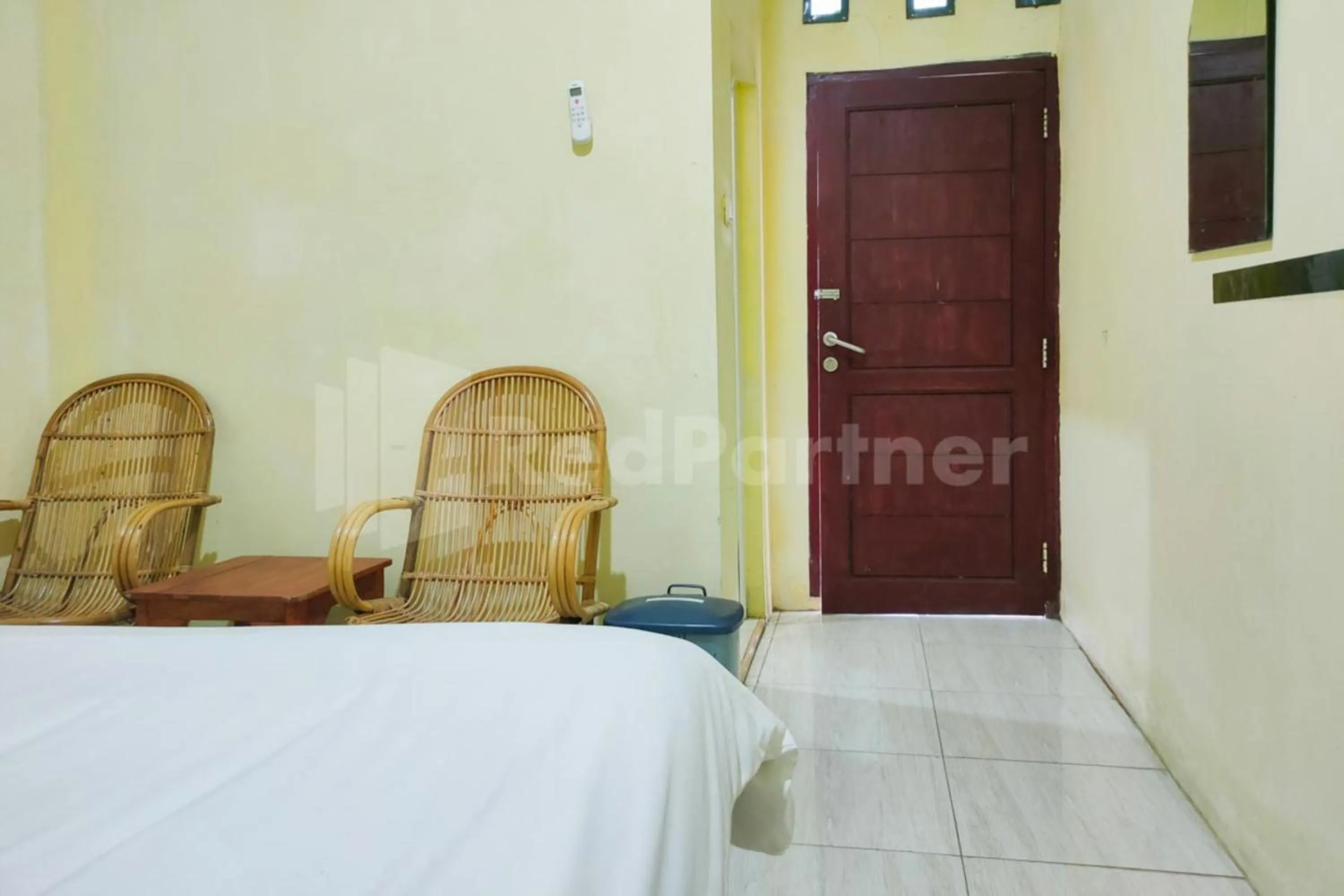 Bed in Ambarita Seaview RedPartner