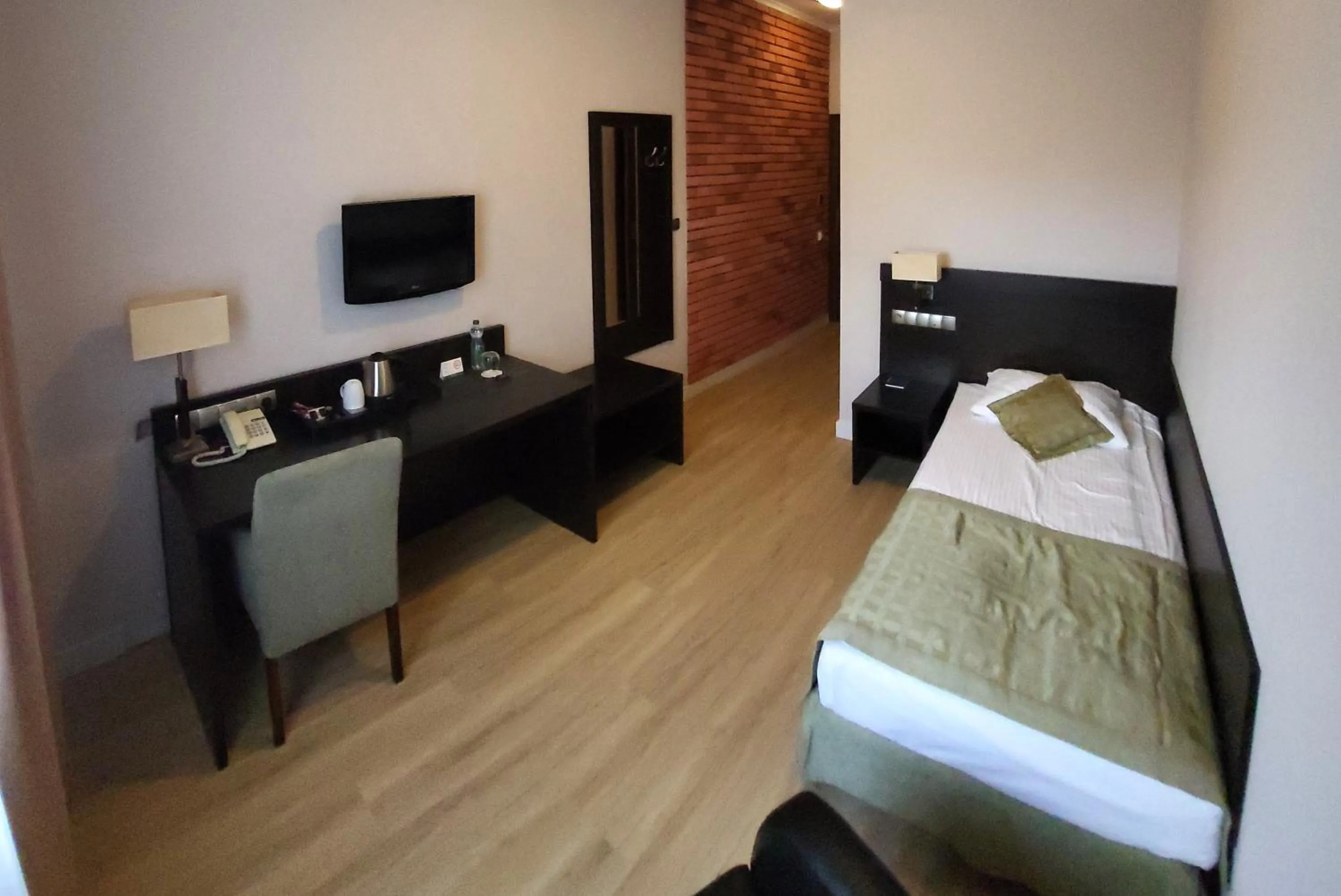 Photo of the whole room, Bed in Hotel Topaz Poznań Centrum