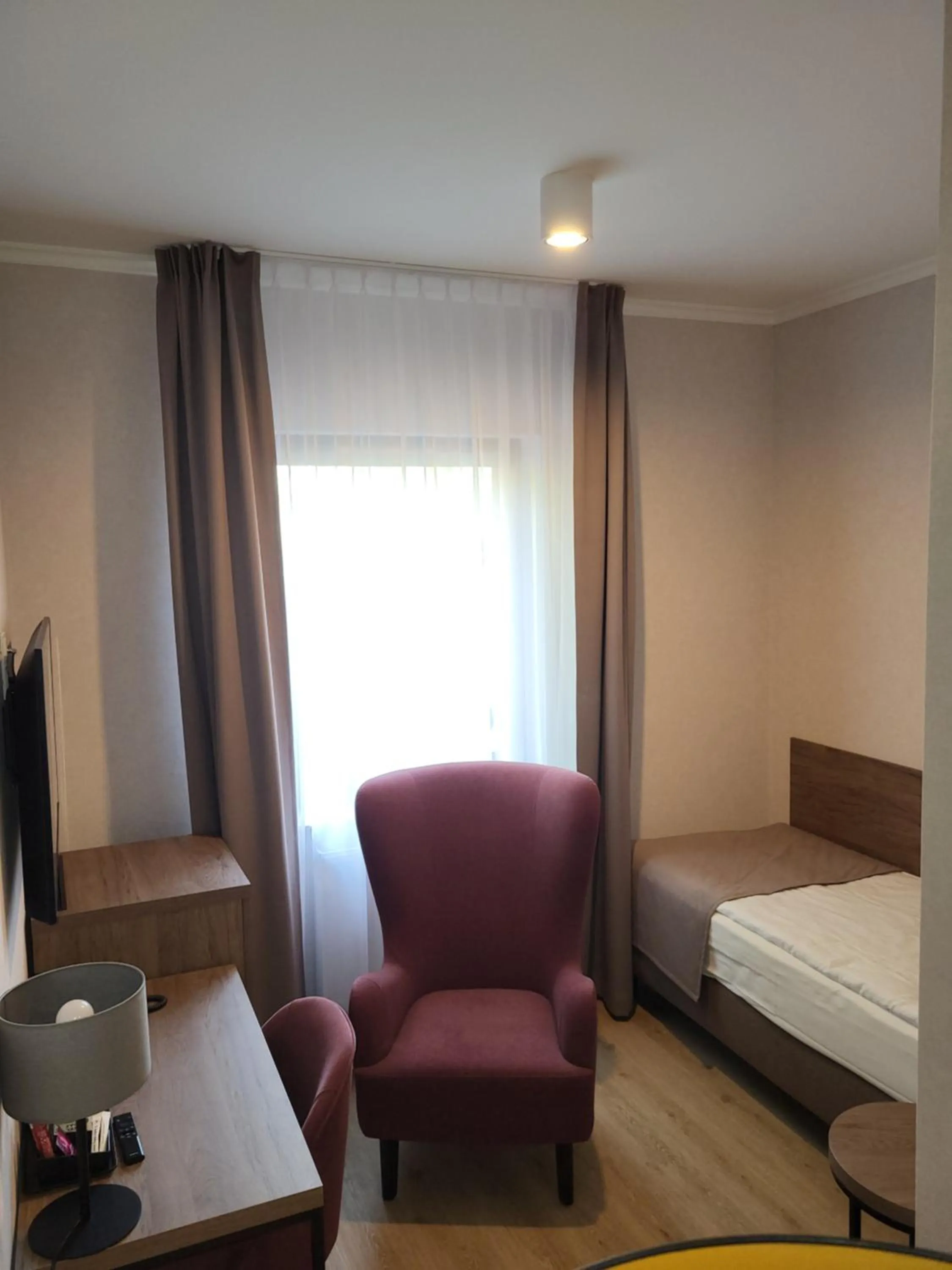 Photo of the whole room, Bed in Hotel Topaz Poznań Centrum