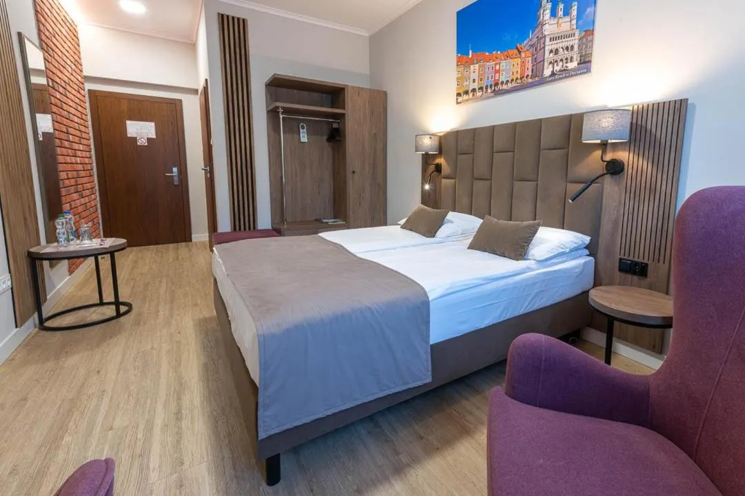 Bedroom, Bed in Hotel Topaz Poznań Centrum