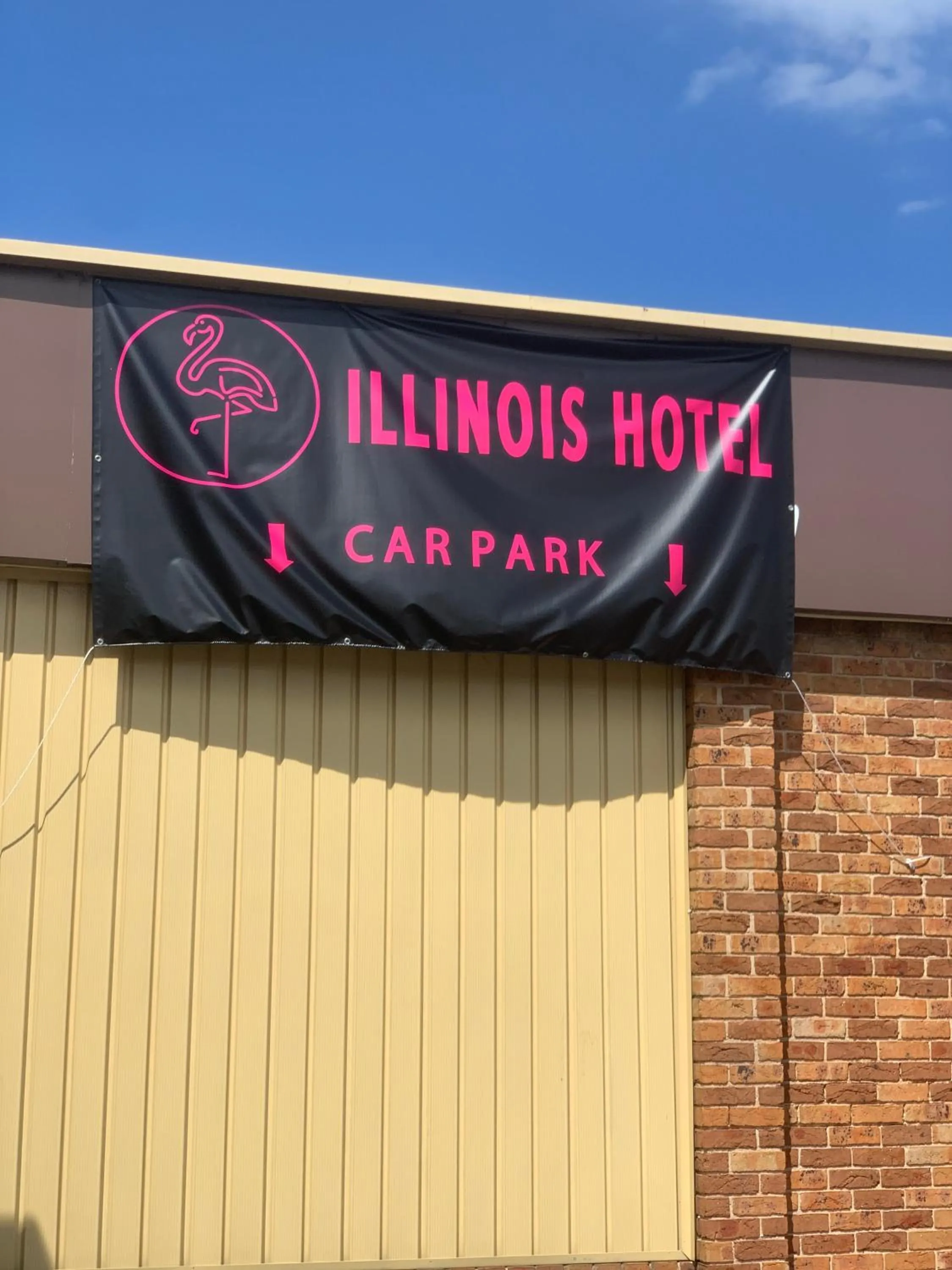 Parking in Illinois Hotel