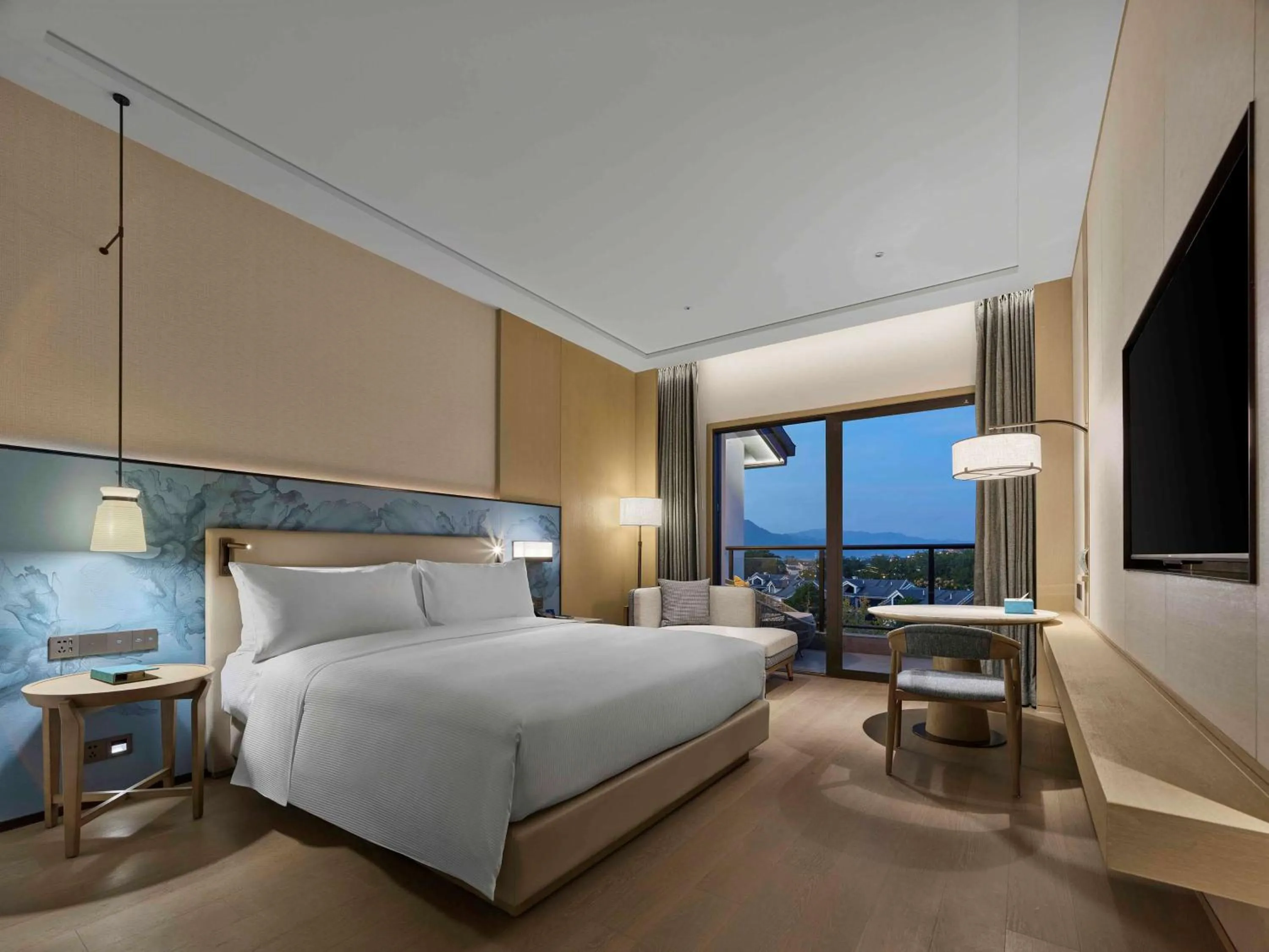 Bedroom, Bed in Doubletree By Hilton Taizhou Shenxianju
