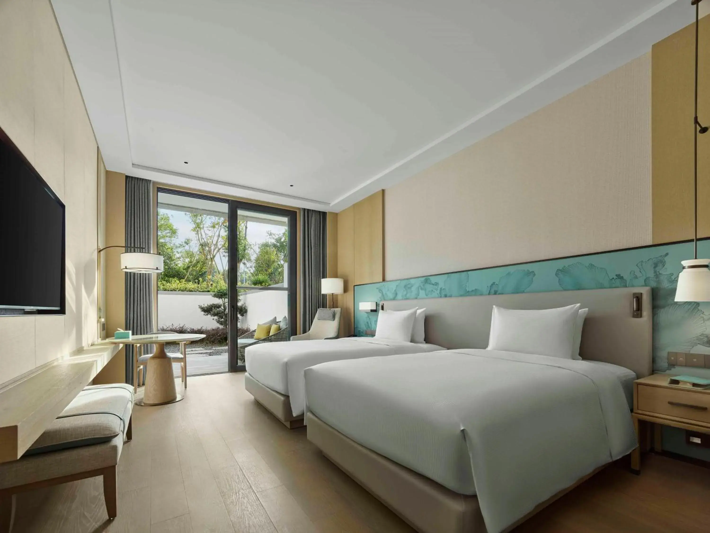 Deluxe Twin Room with Garden in Doubletree By Hilton Taizhou Shenxianju Deluxe Twin Room with Garden in Doubletree By Hilton Taizhou Shenxianju