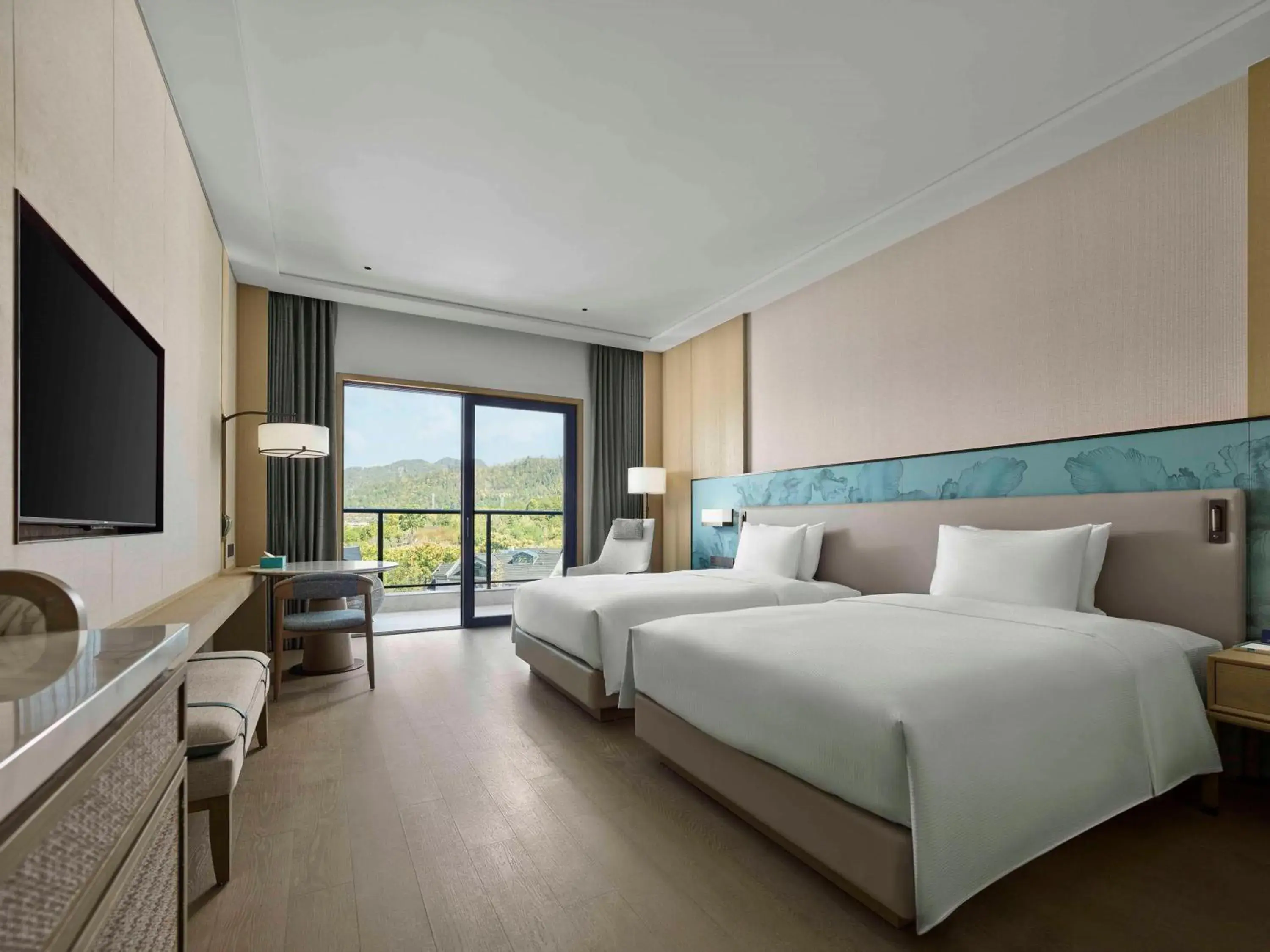 Twin Room - High Floor in Doubletree By Hilton Taizhou Shenxianju Twin Room - High Floor in Doubletree By Hilton Taizhou Shenxianju