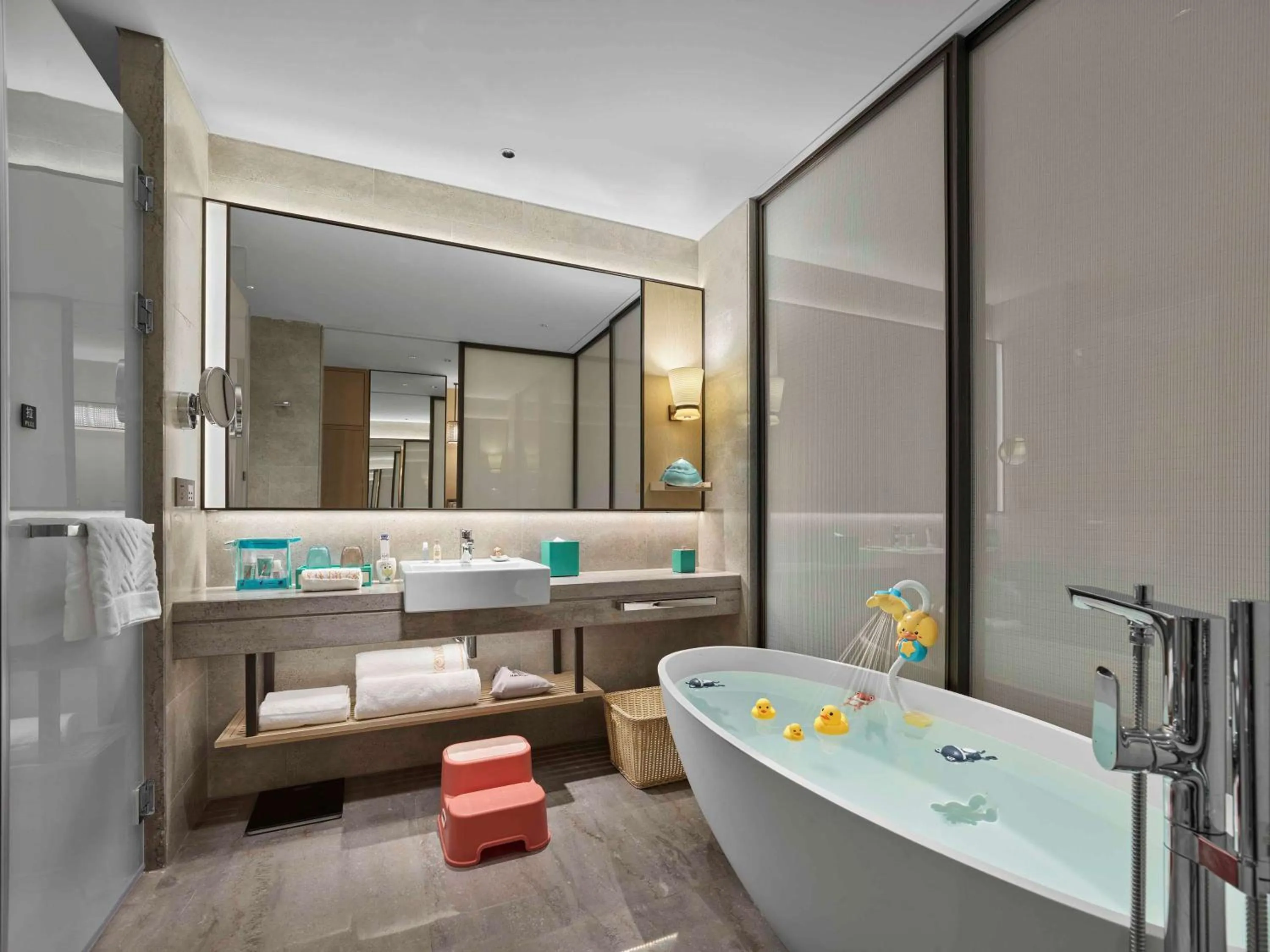 Bathroom in Doubletree By Hilton Taizhou Shenxianju