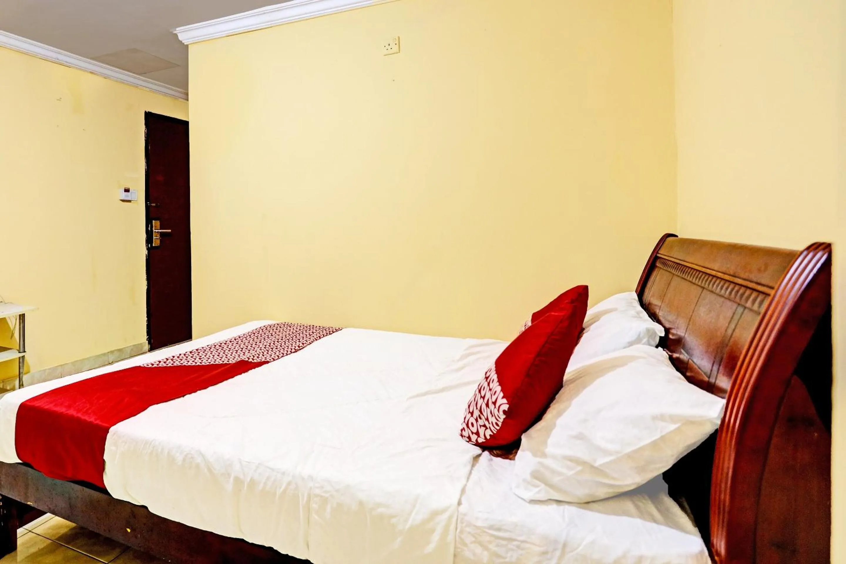 Bedroom, Bed in Hotel O Jasmine 999