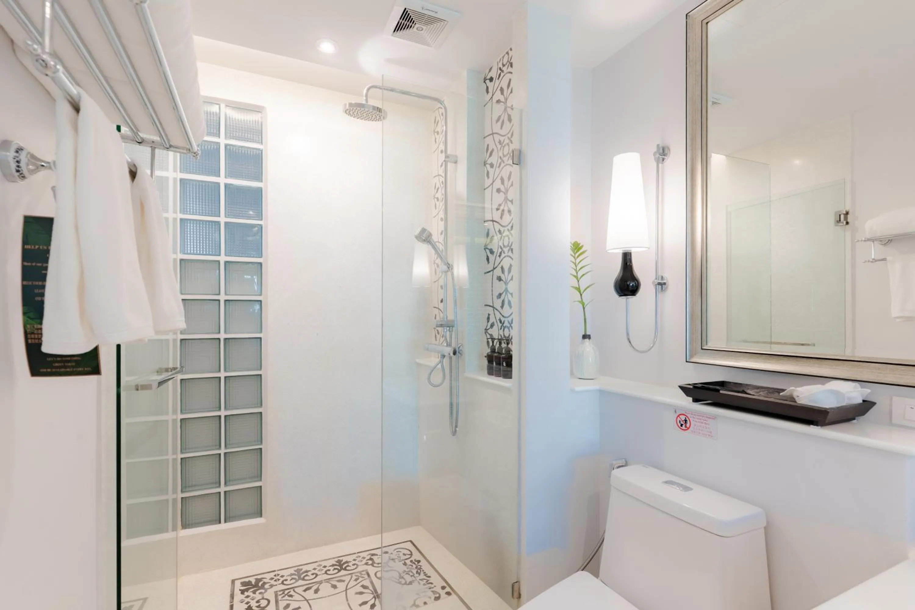 Shower in Siri Village Chiang Mai