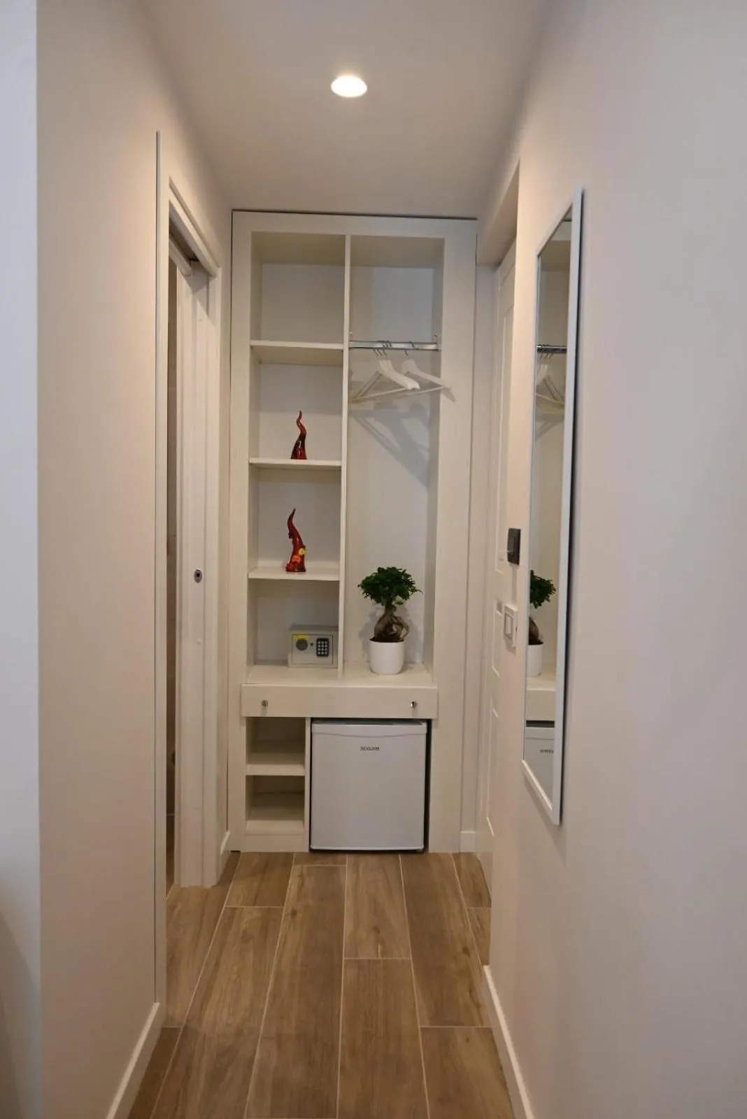 wardrobe in B&B Palazzina Avallone